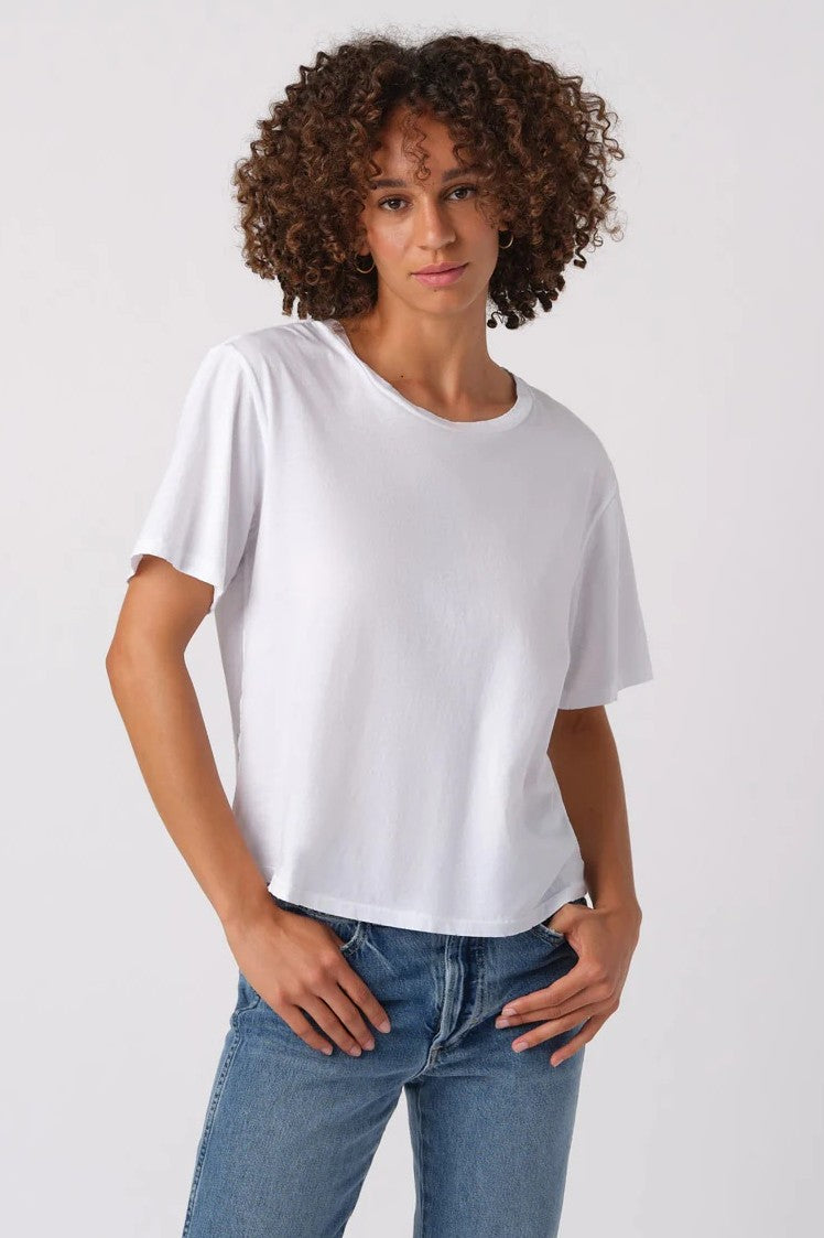 amo boy tee white