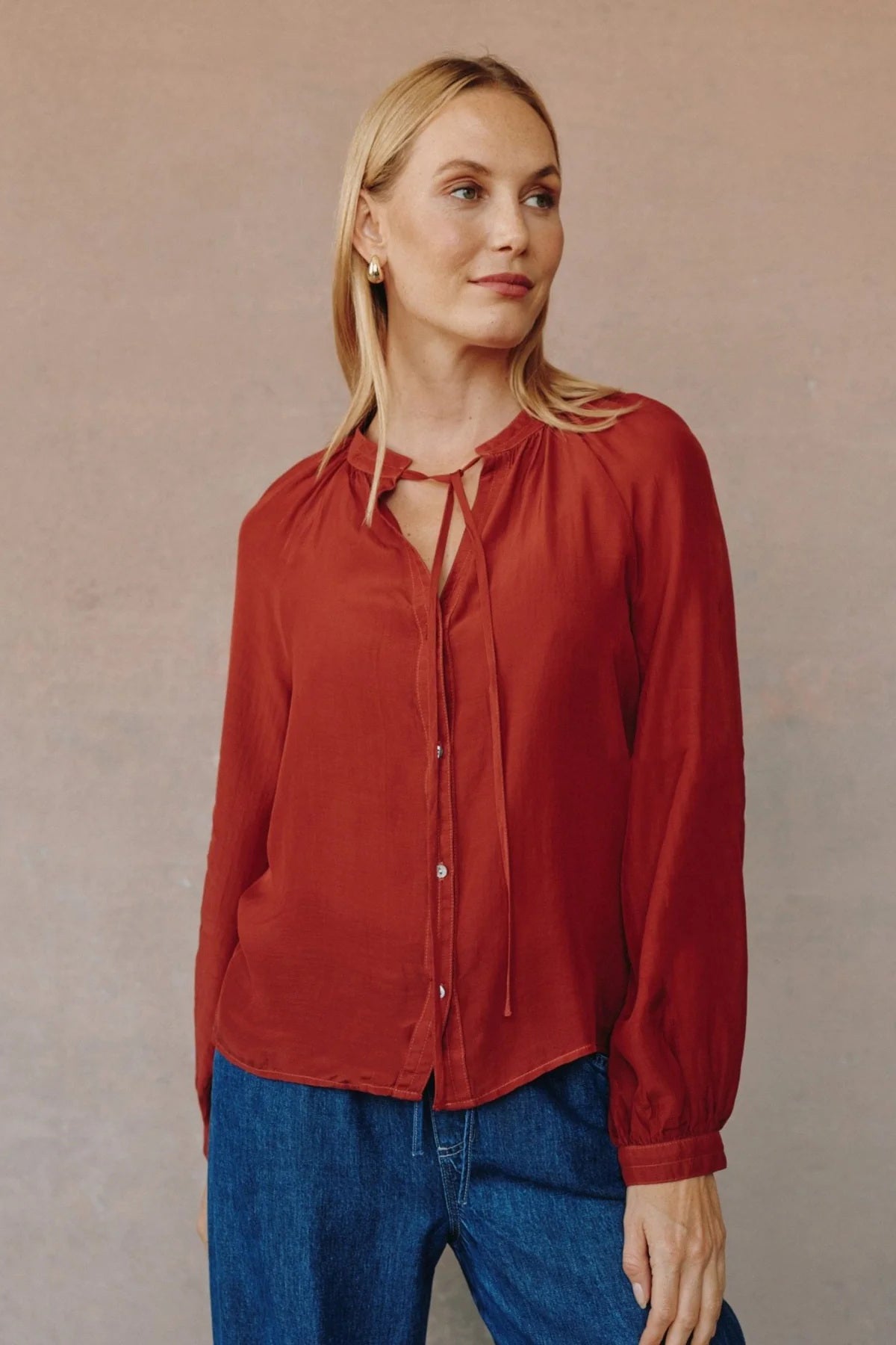 bella dahl raglan button down warm brandy