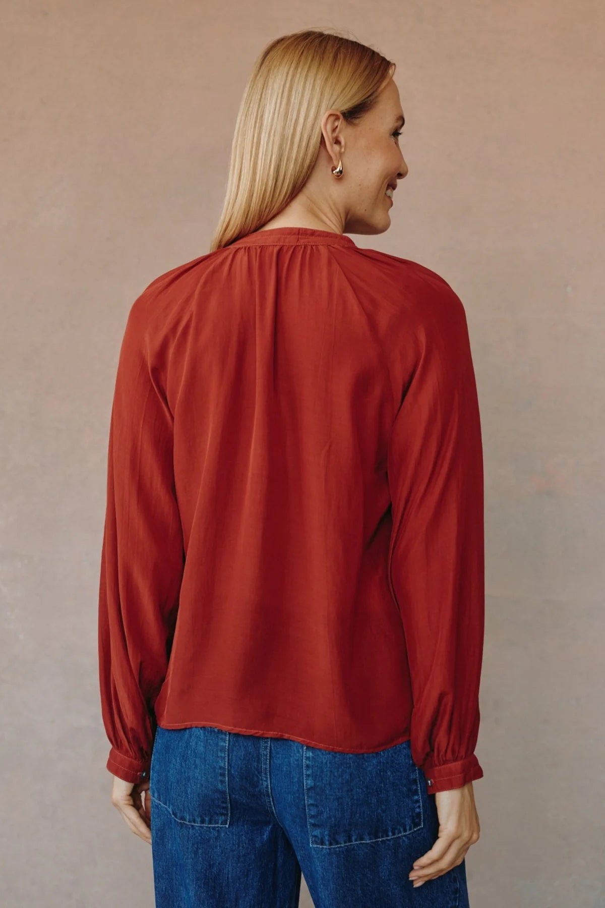 bella dahl raglan button down warm brandy