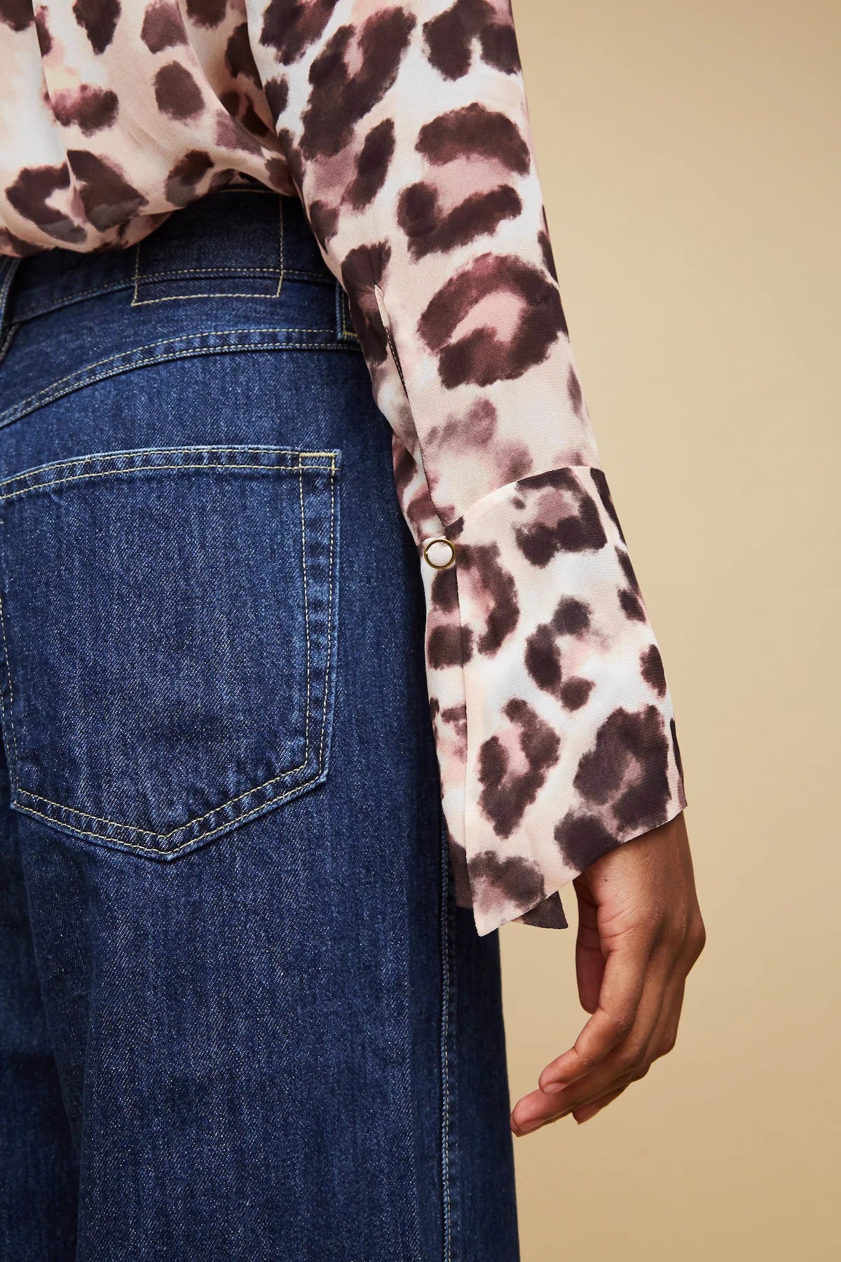 cara cara sundance top abstract cheetah ivory