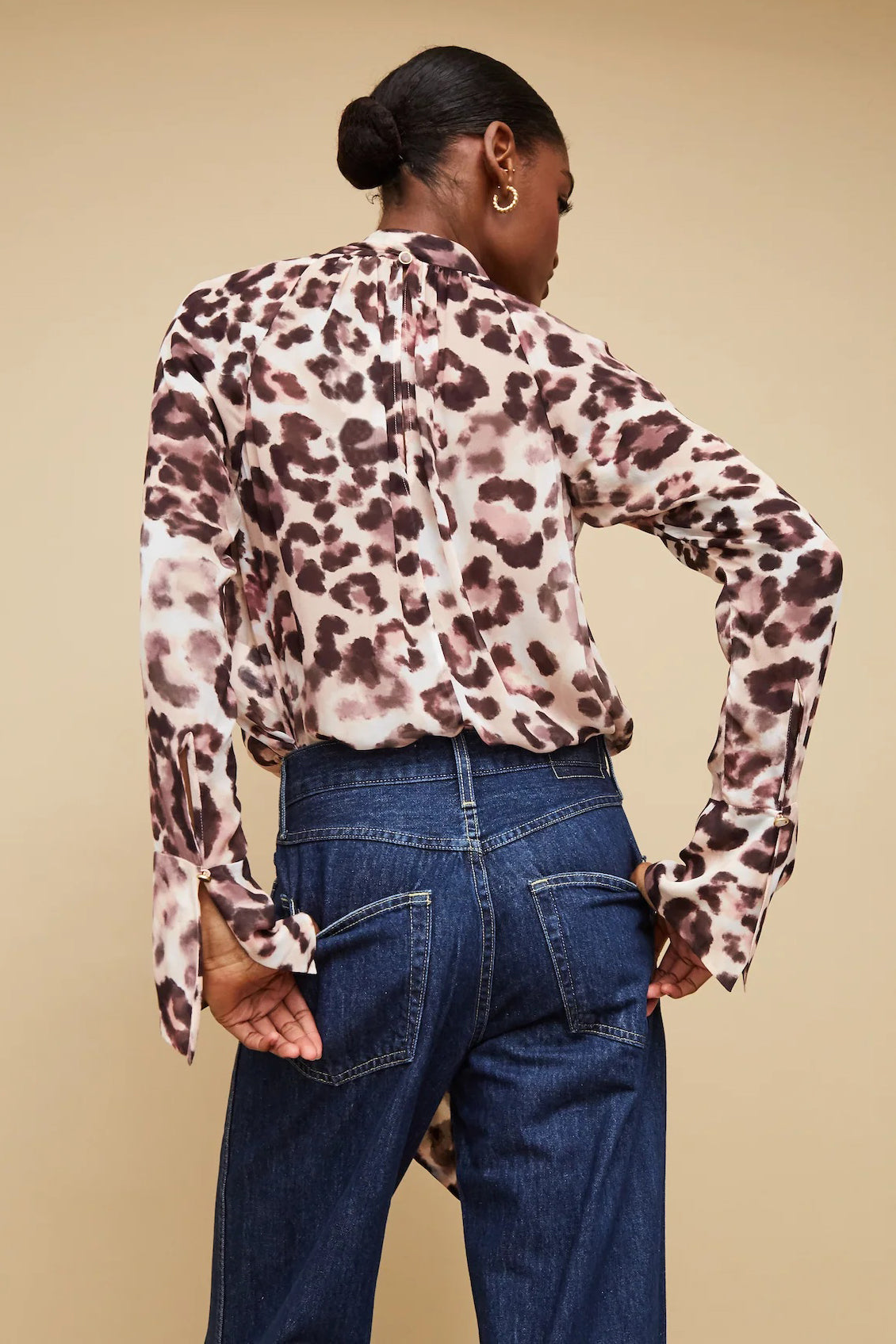 cara cara sundance top abstract cheetah ivory