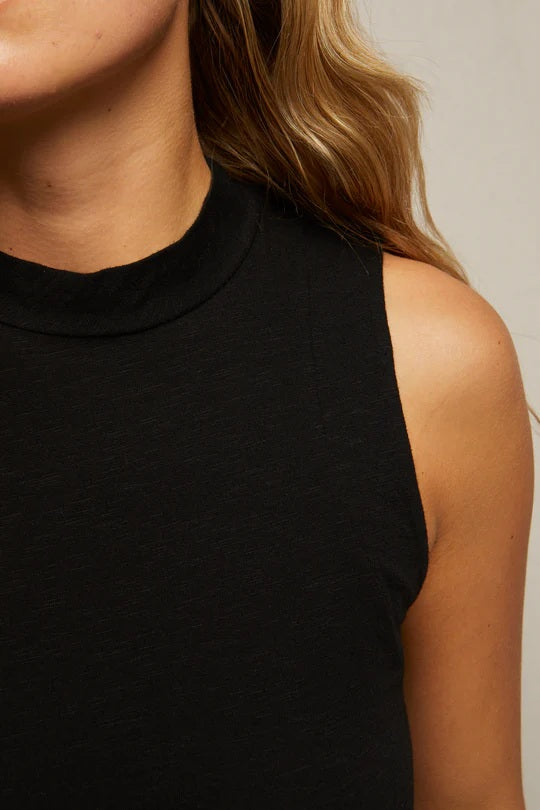 perfectwhitetee phoebe black