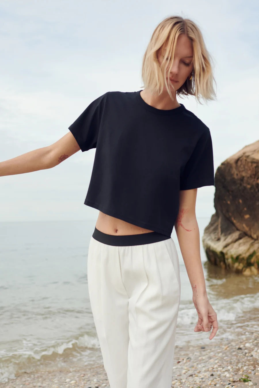 soldout.nyc the cropped perfect tee black