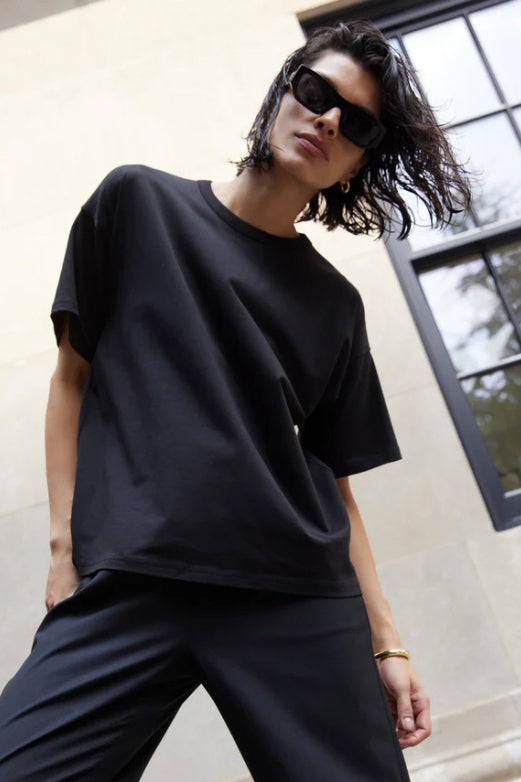 soldout.nyc the oversized tee black