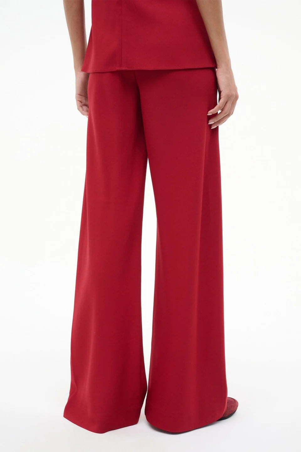 staud stroll pant pomegranate