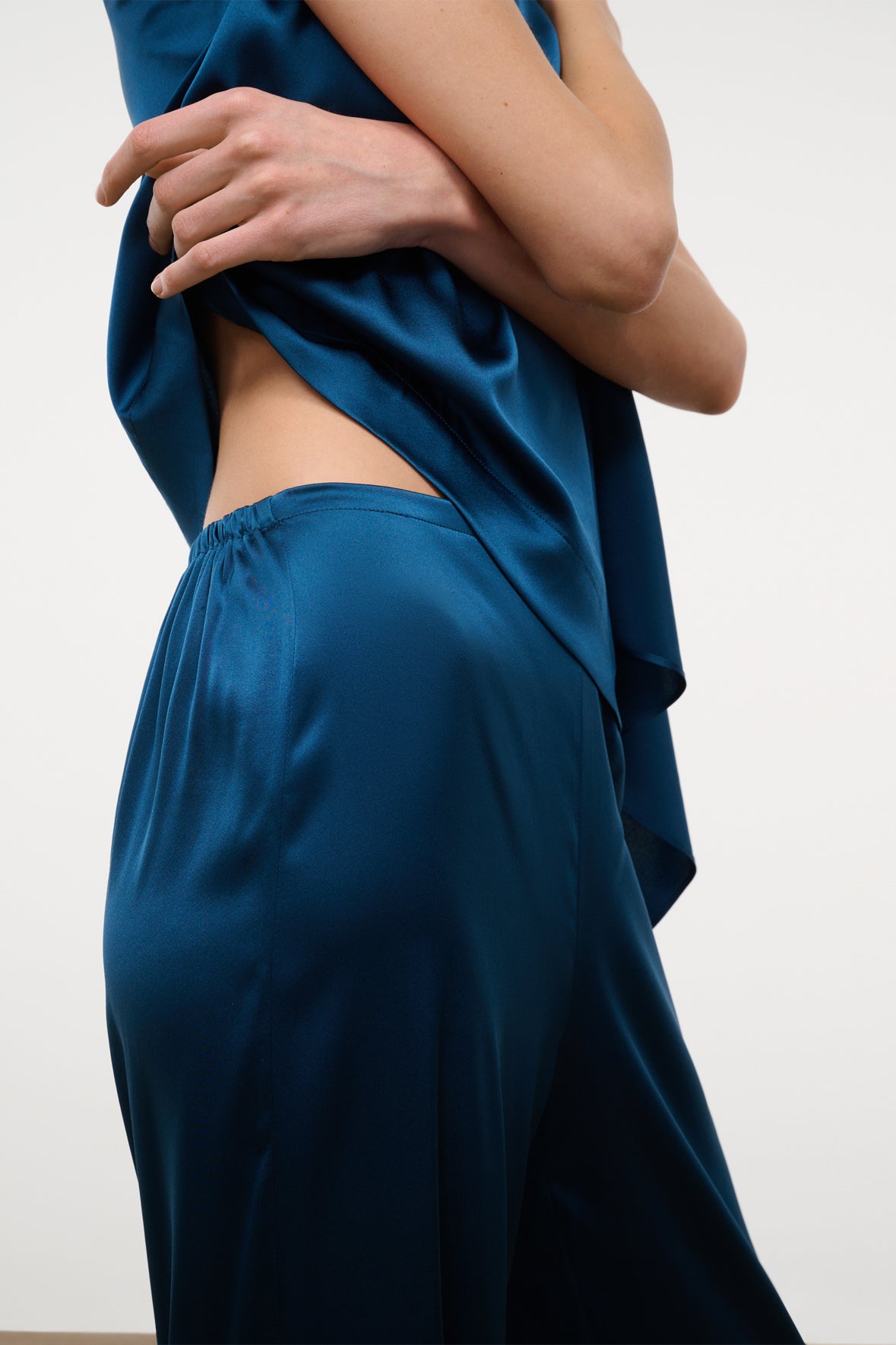 staud stroll silk pant harbor