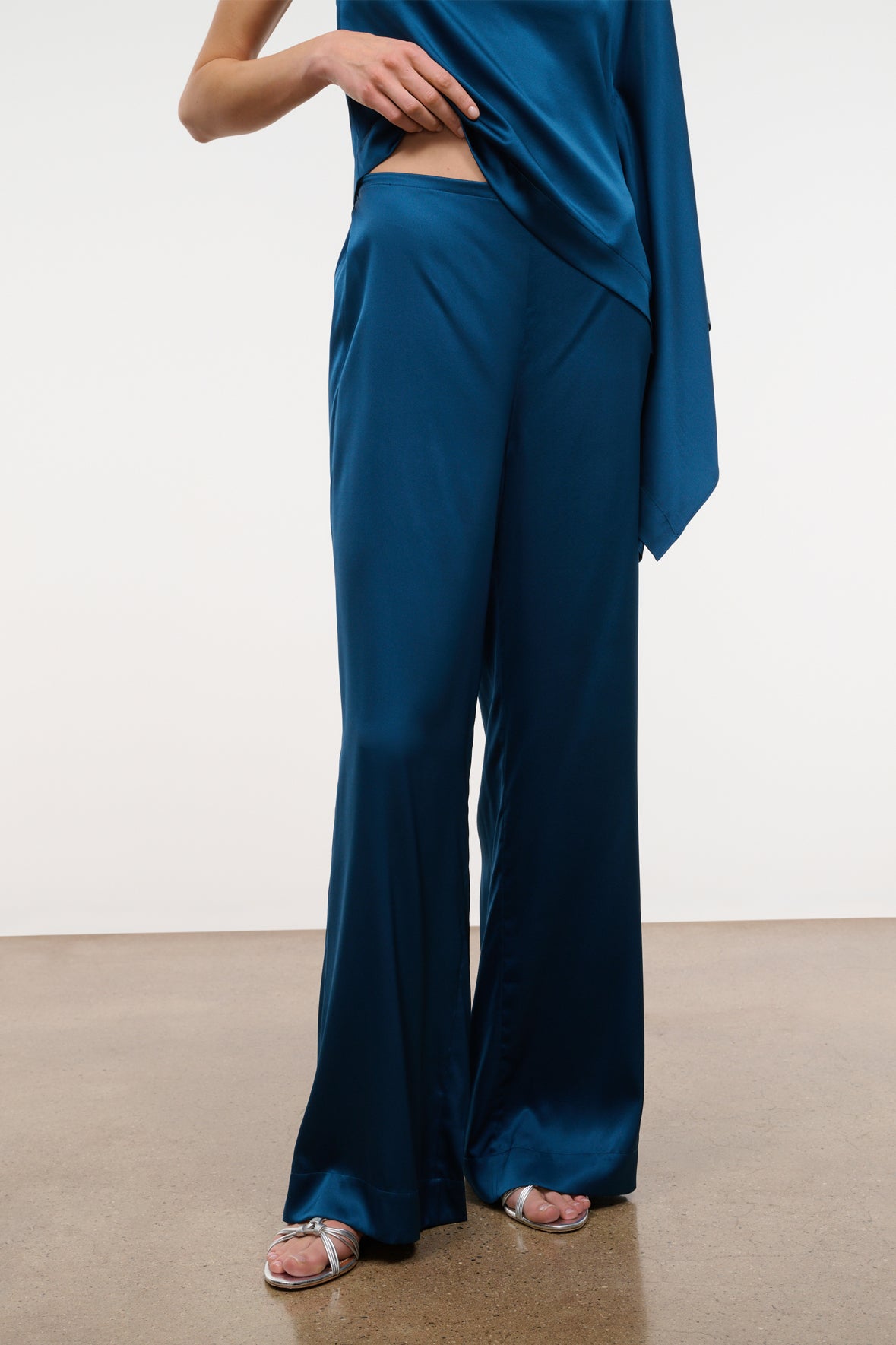 staud stroll silk pant harbor