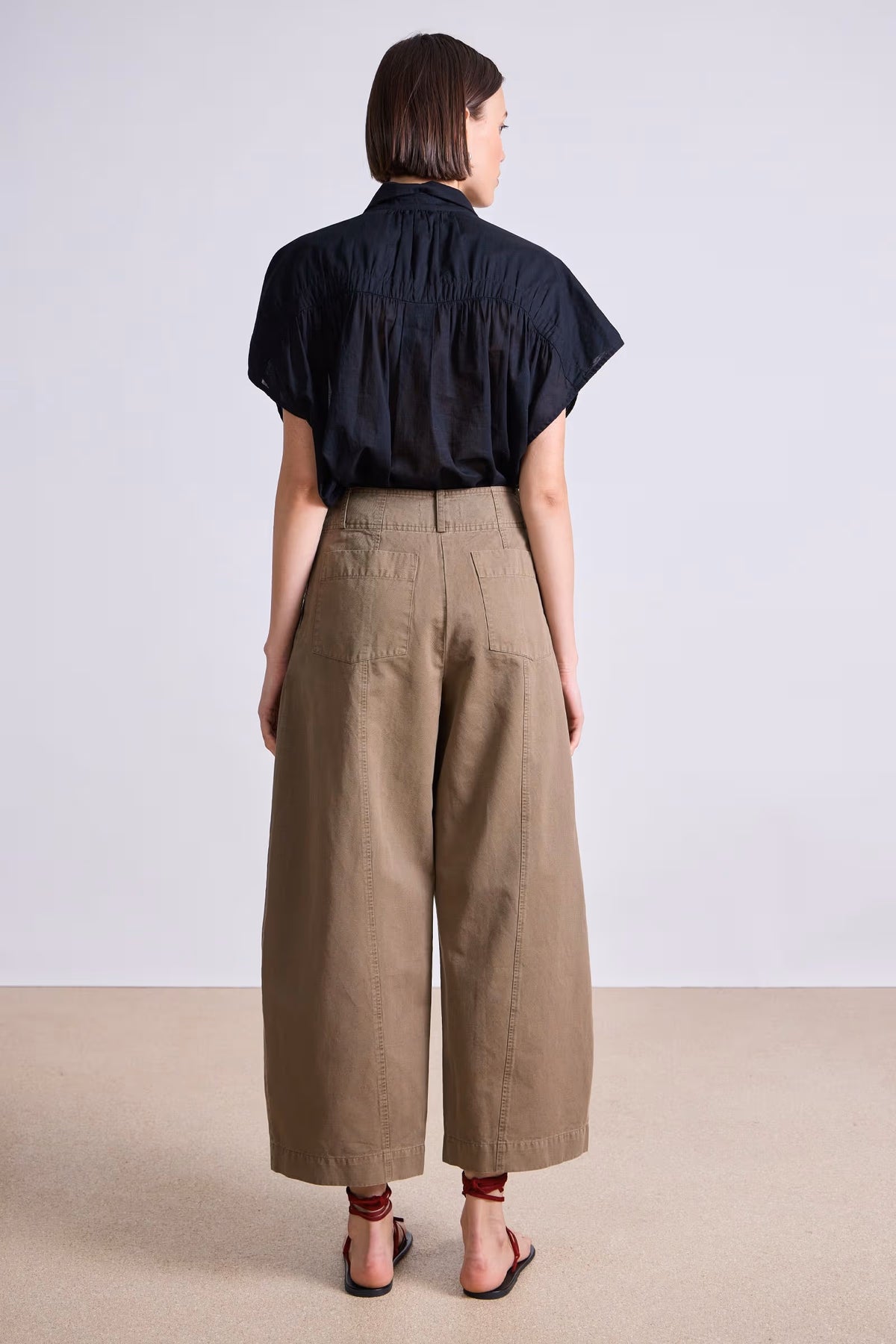 apiece apart cropped cybil trouser oak