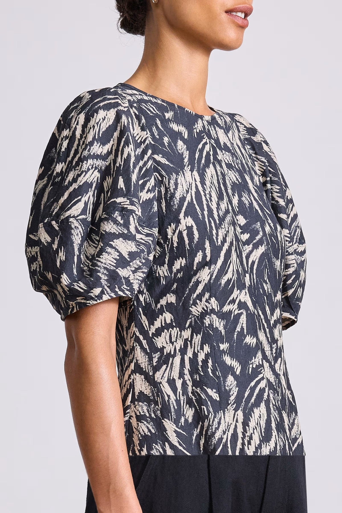 apiece apart lino top abstract animal midnight