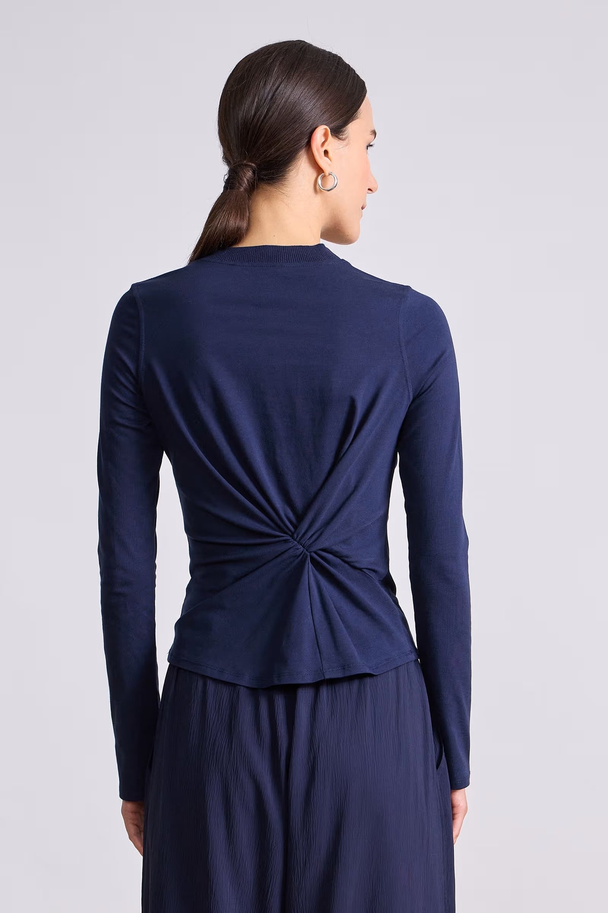 apiece apart long sleeve volta top navy