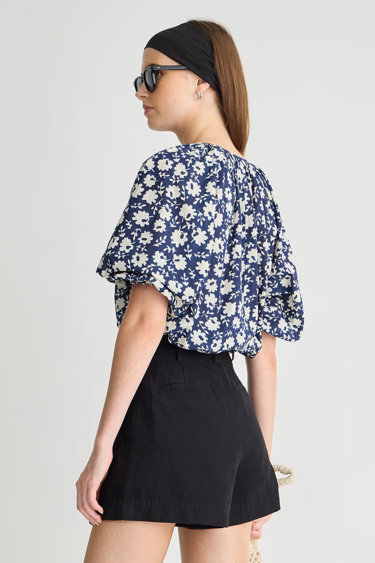 apiece apart nele top navy floral stamp