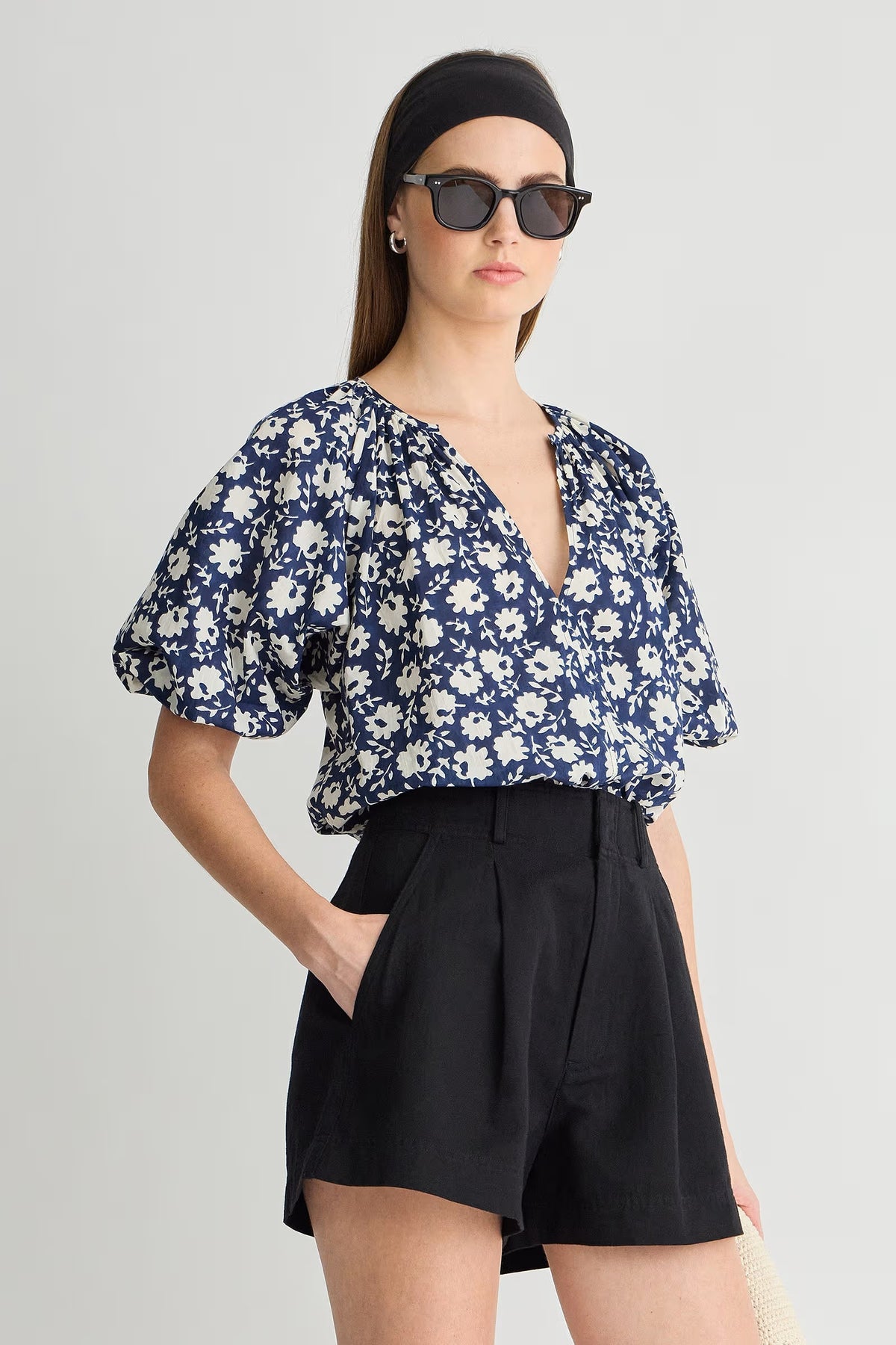 apiece apart nele top navy floral stamp