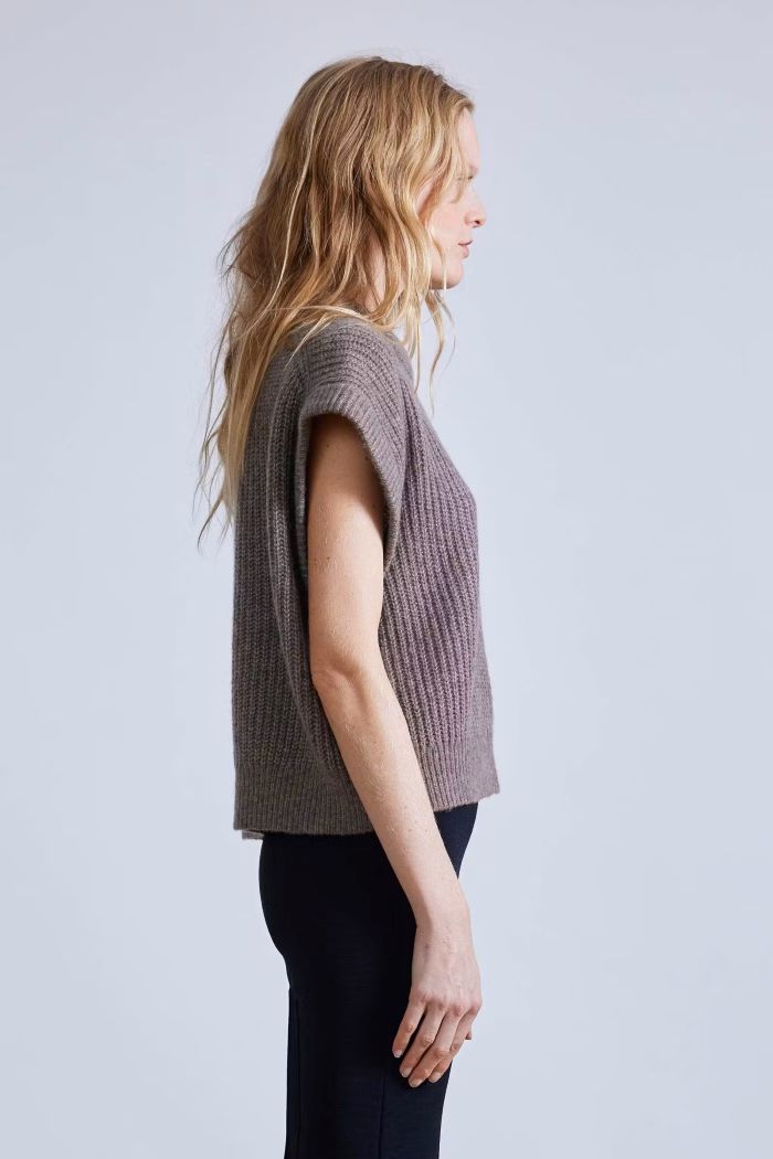 apiece apart olivia vest hazelnut 