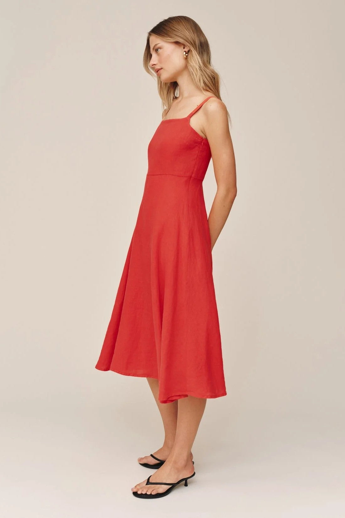 bella dahl apron midi scarlet sand