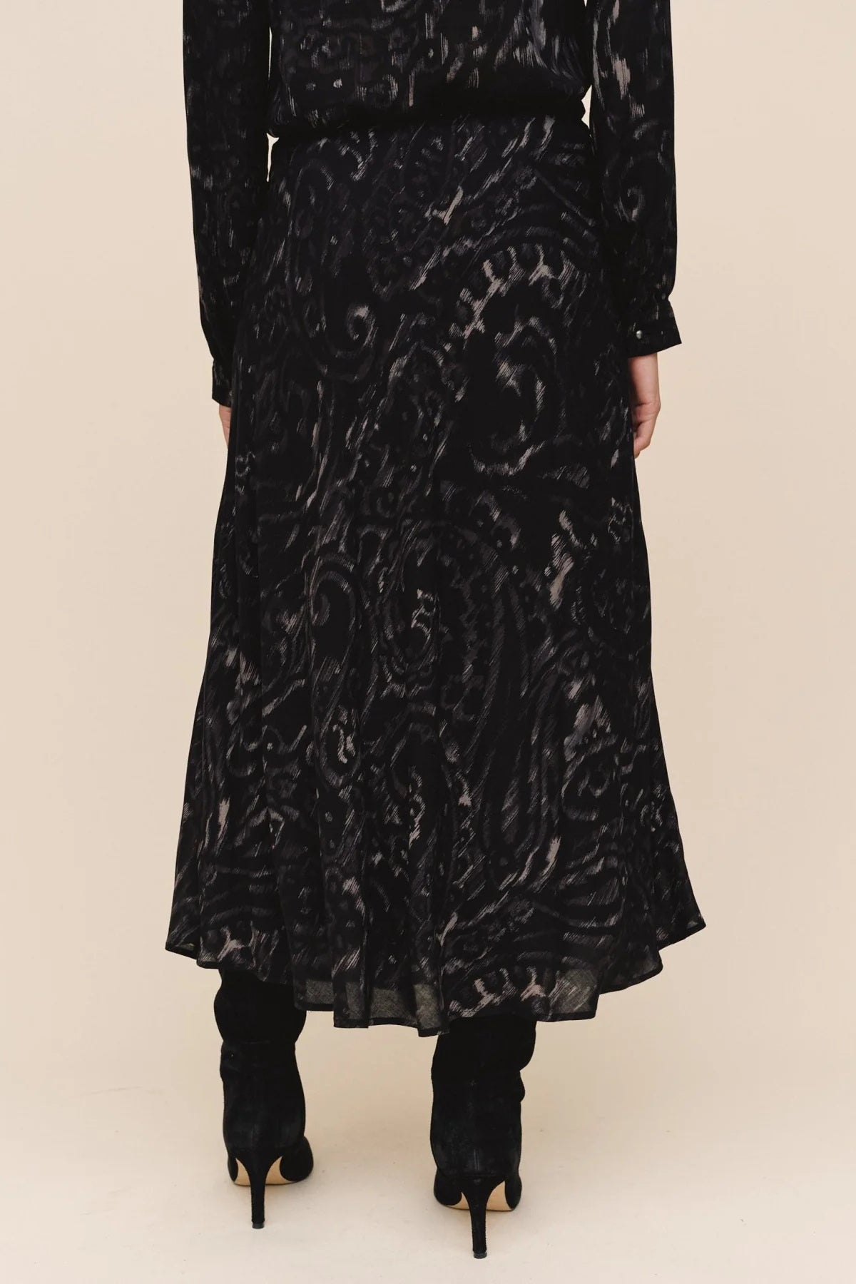 bella dahl bias full skirt with tie black paisley 