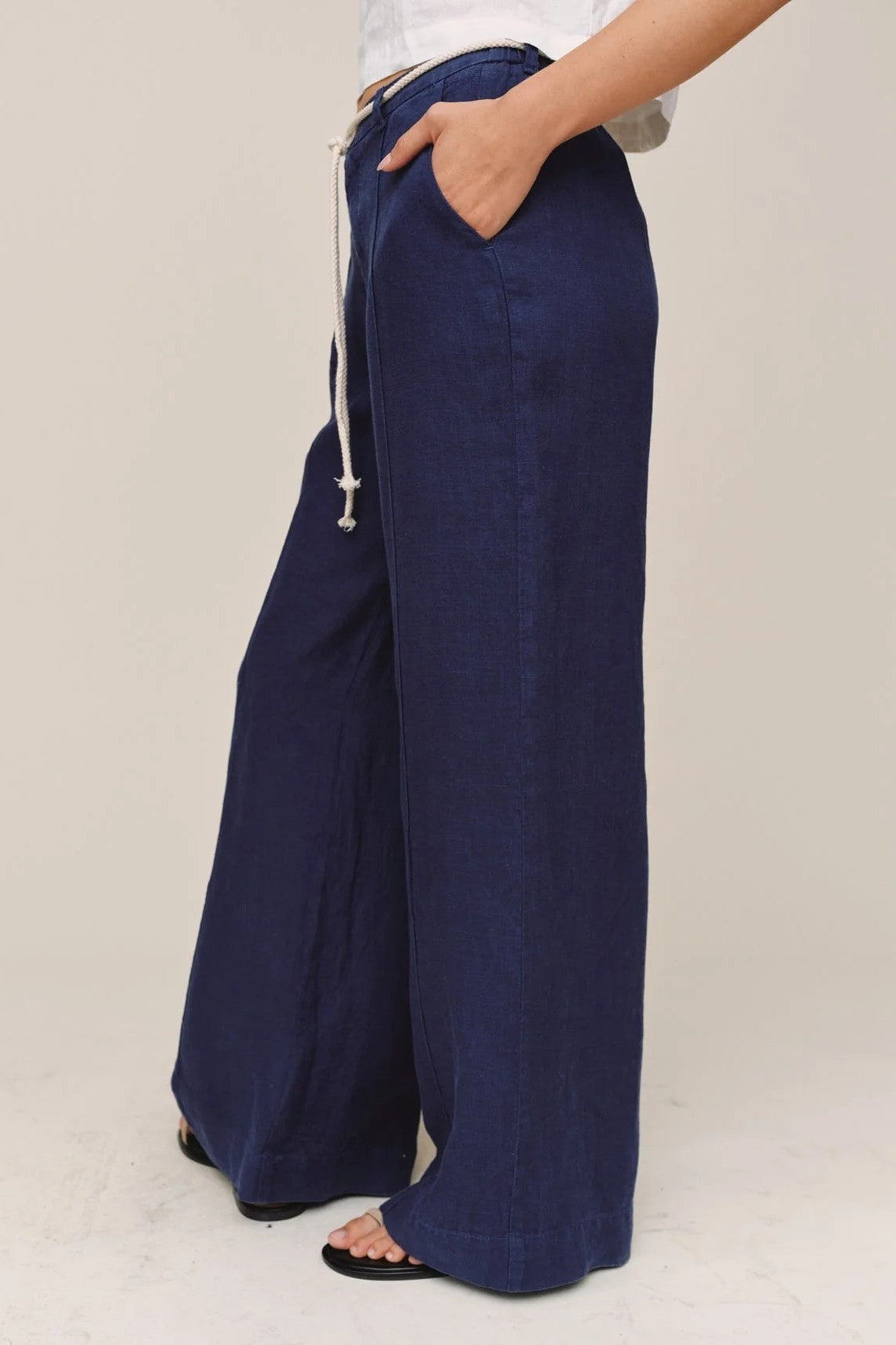 bella dahl clean waist pintuck pant nautical night