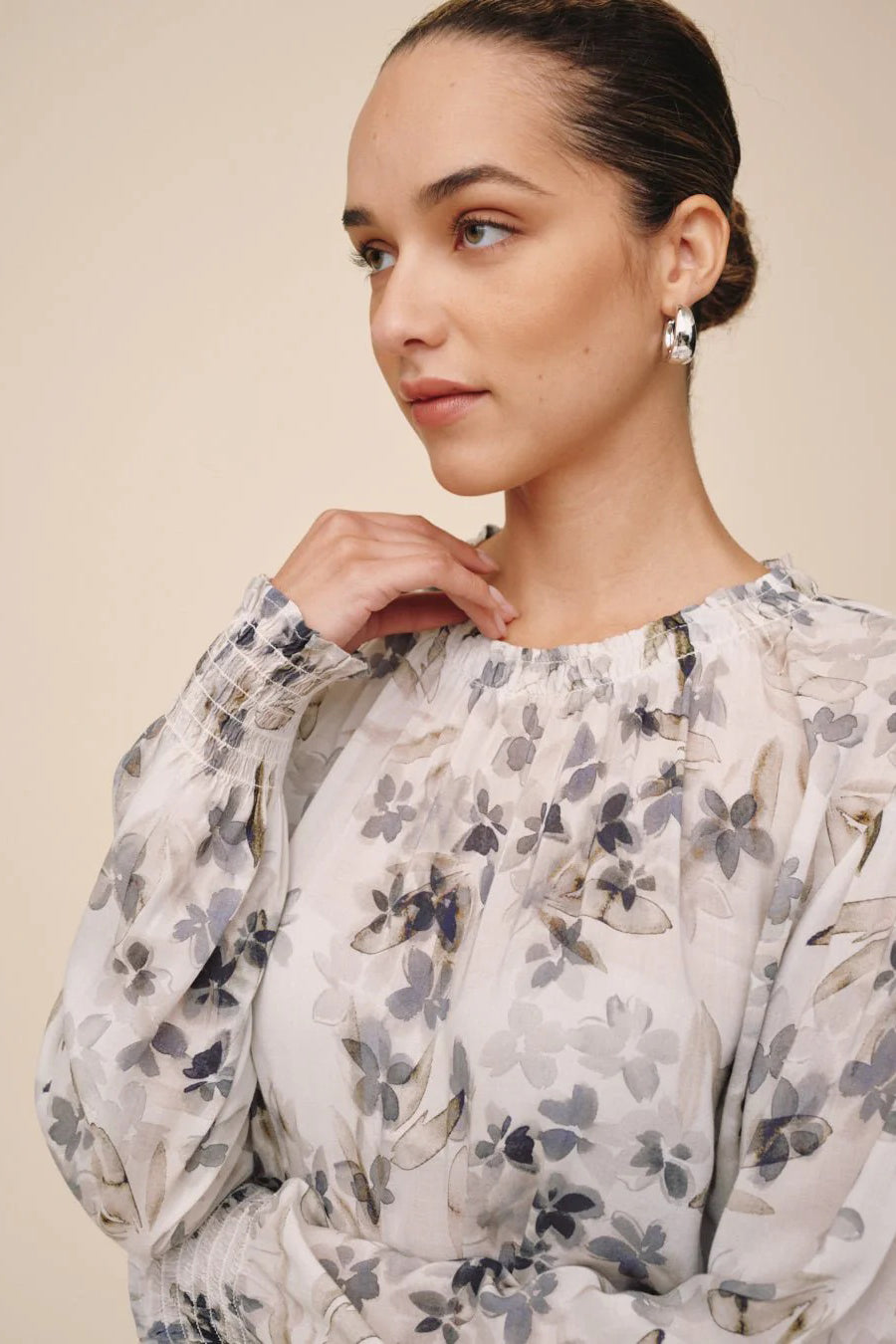 bella dahl elastic shirred top frozen wisteria