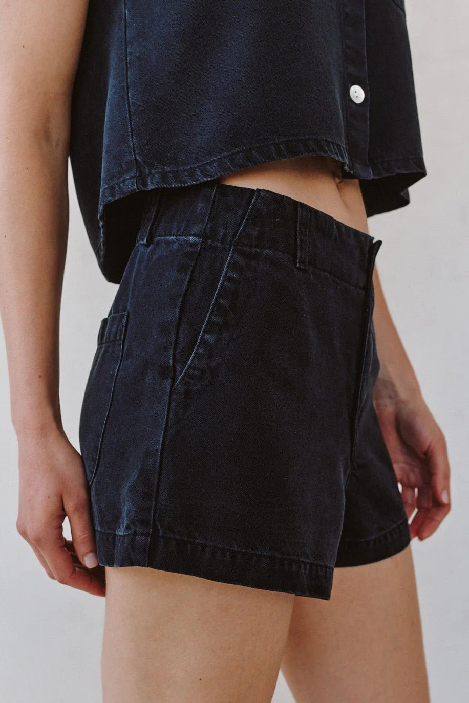 bella dahl elle playa trouser short antique black