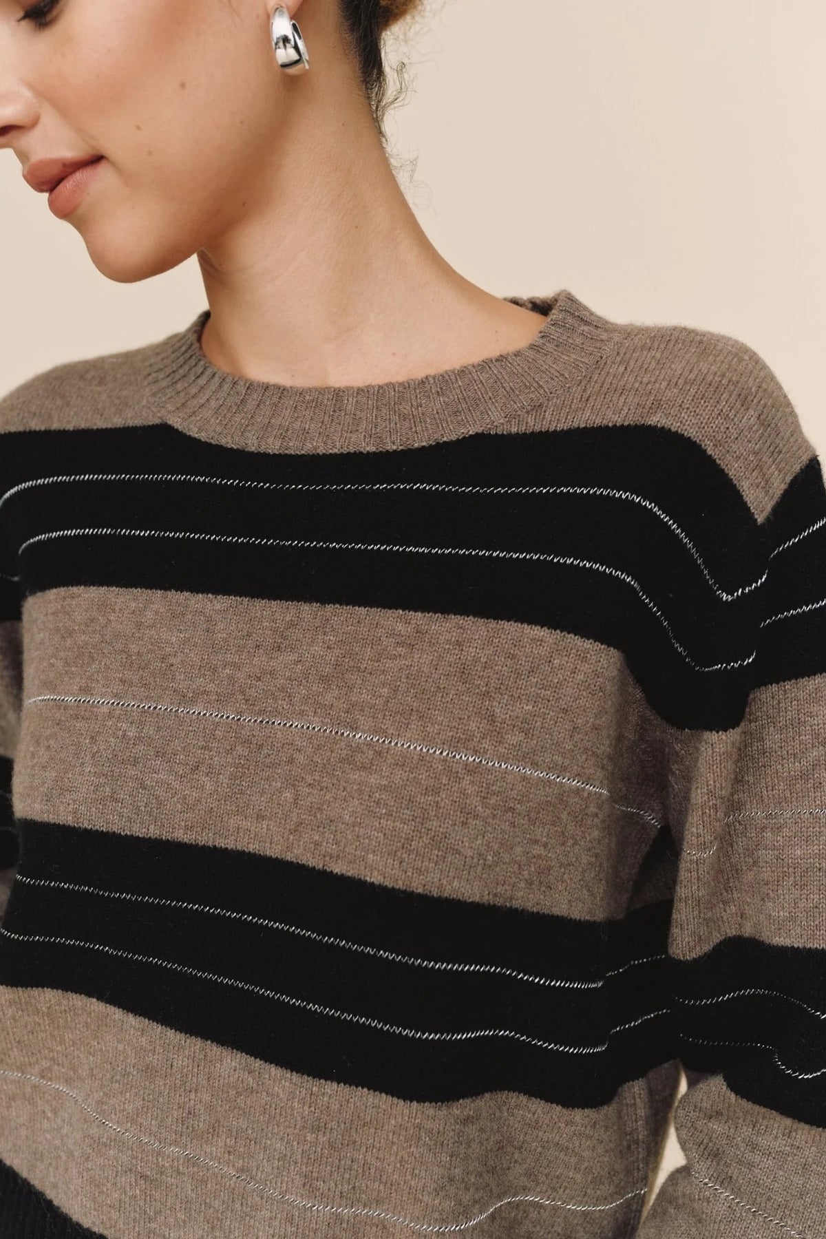 bella dahl fitted crew sweater frappe stripe