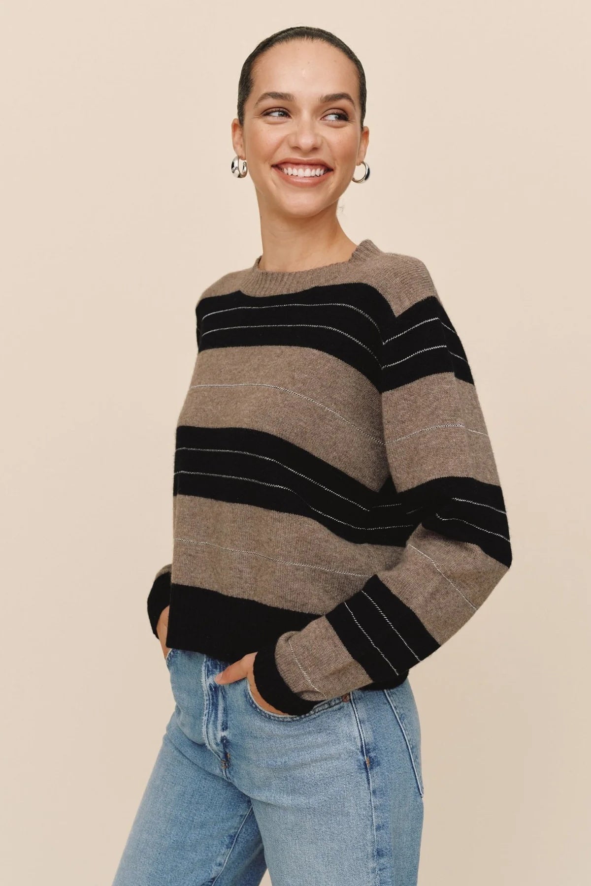 bella dahl fitted crew sweater frappe stripe