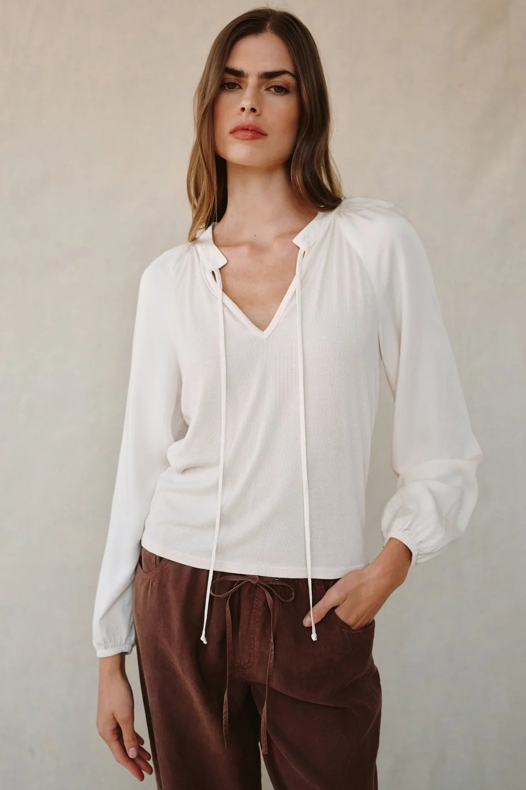 bella dahl long sleeve raglan mixed shirt ivory stone