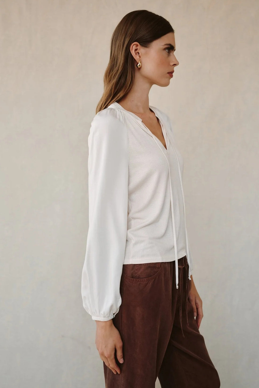 bella dahl long sleeve raglan mixed shirt ivory stone
