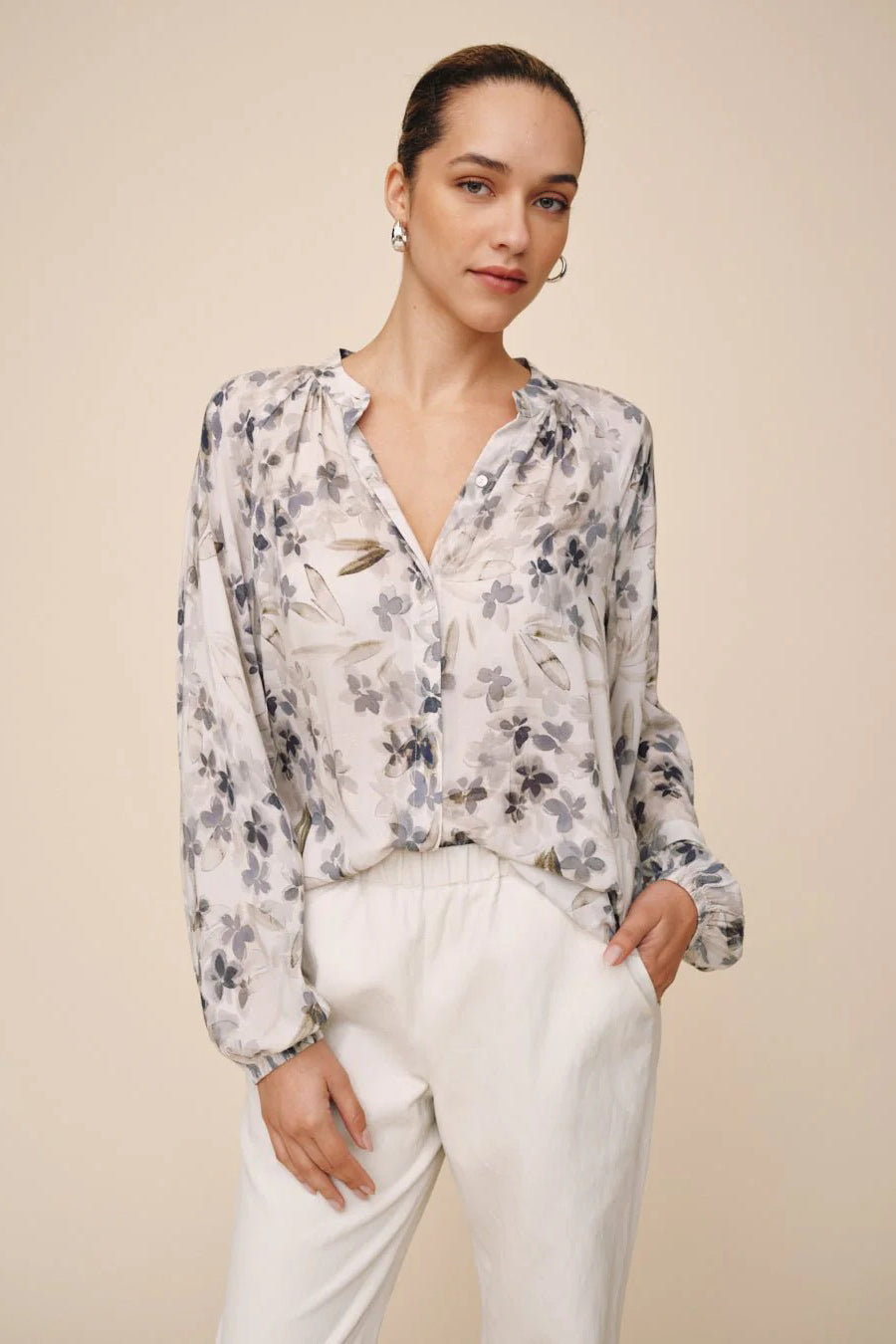 bella dahl long sleeve shirred raglan frozen wisteria