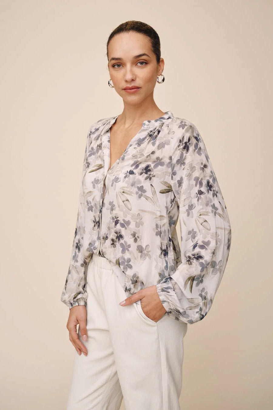 bella dahl long sleeve shirred raglan frozen wisteria