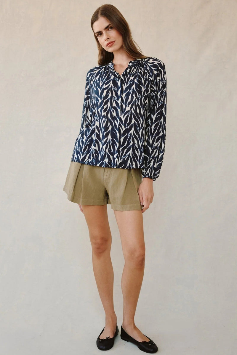 bella dahl long sleeve shirred raglan navy leaves