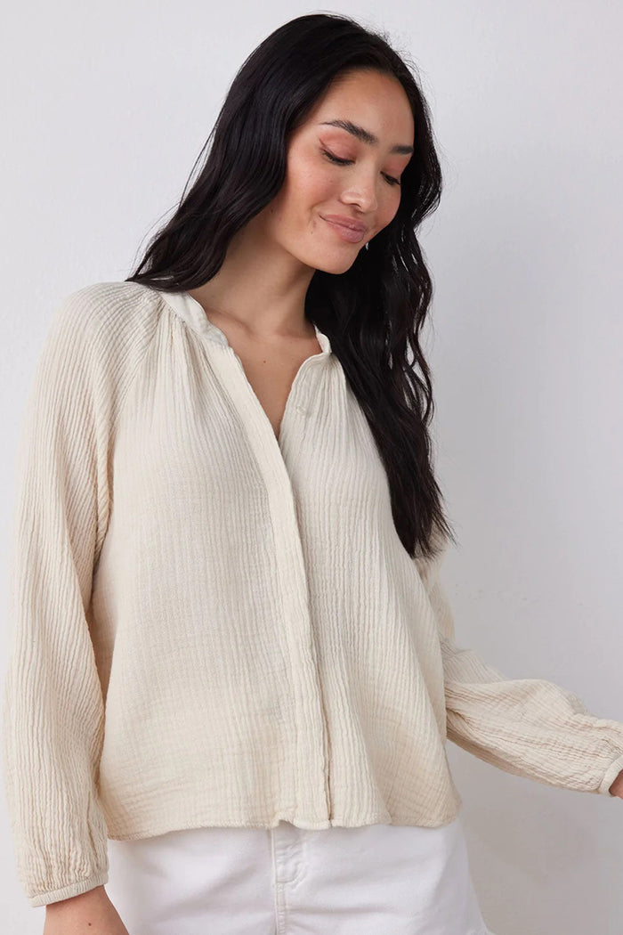 bella dahl long sleeve shirred raglan ivory grey