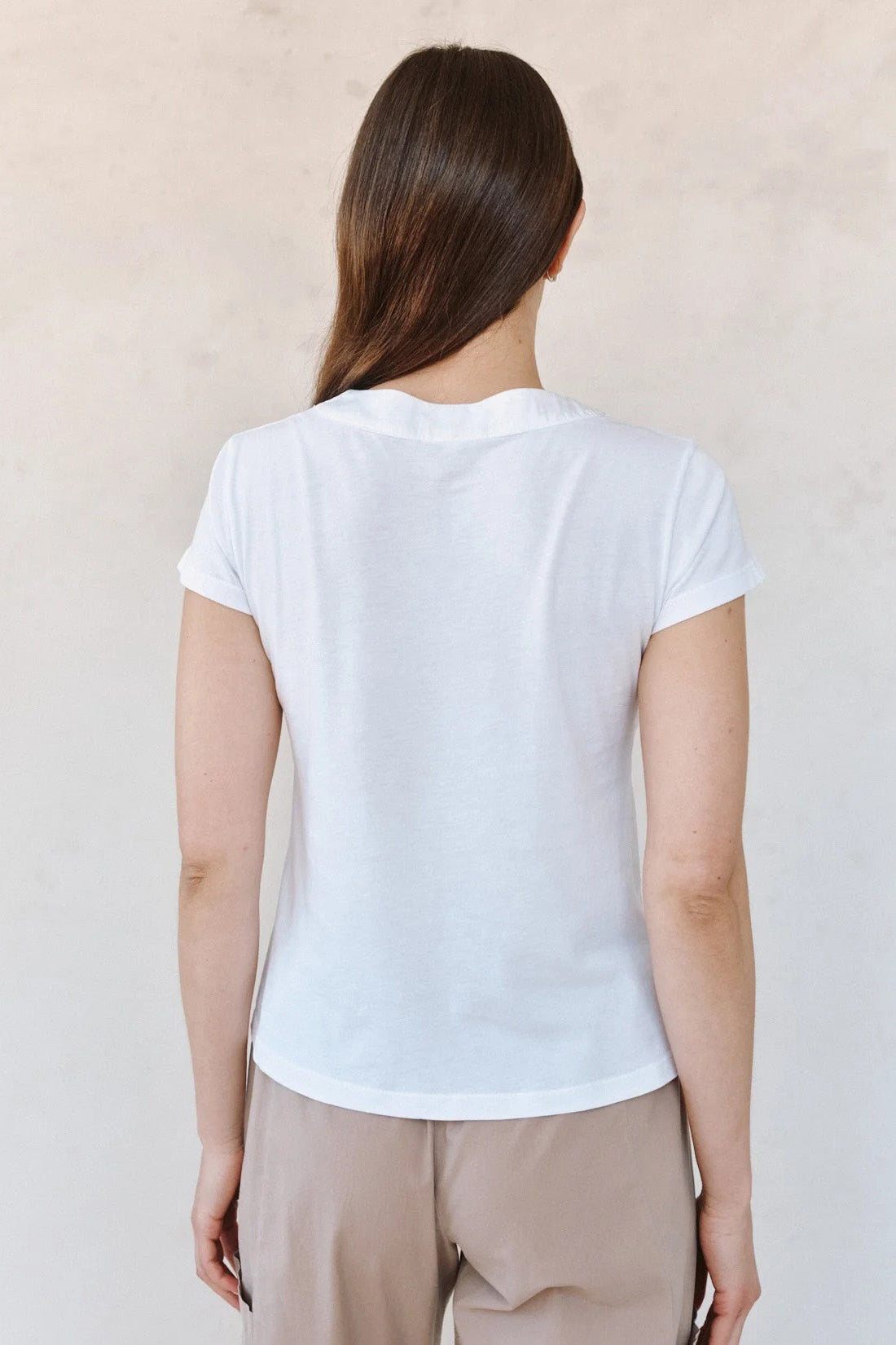 bella dahl mixed v-neck tee white