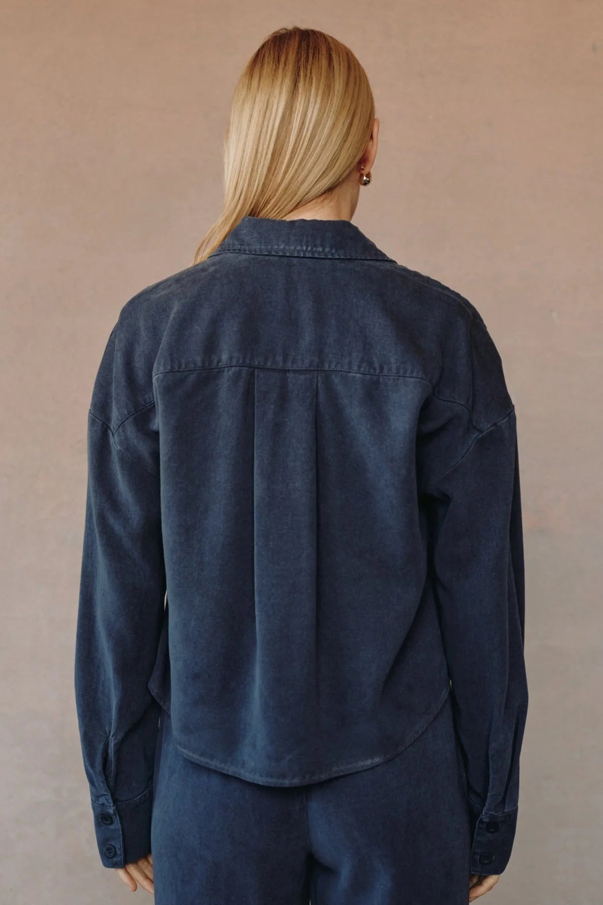 bella dahl oversized cropped shacket charcoal
