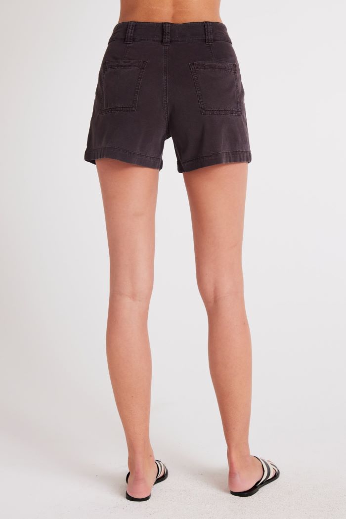 bella dahl poppy voyage pocket short black smoke 