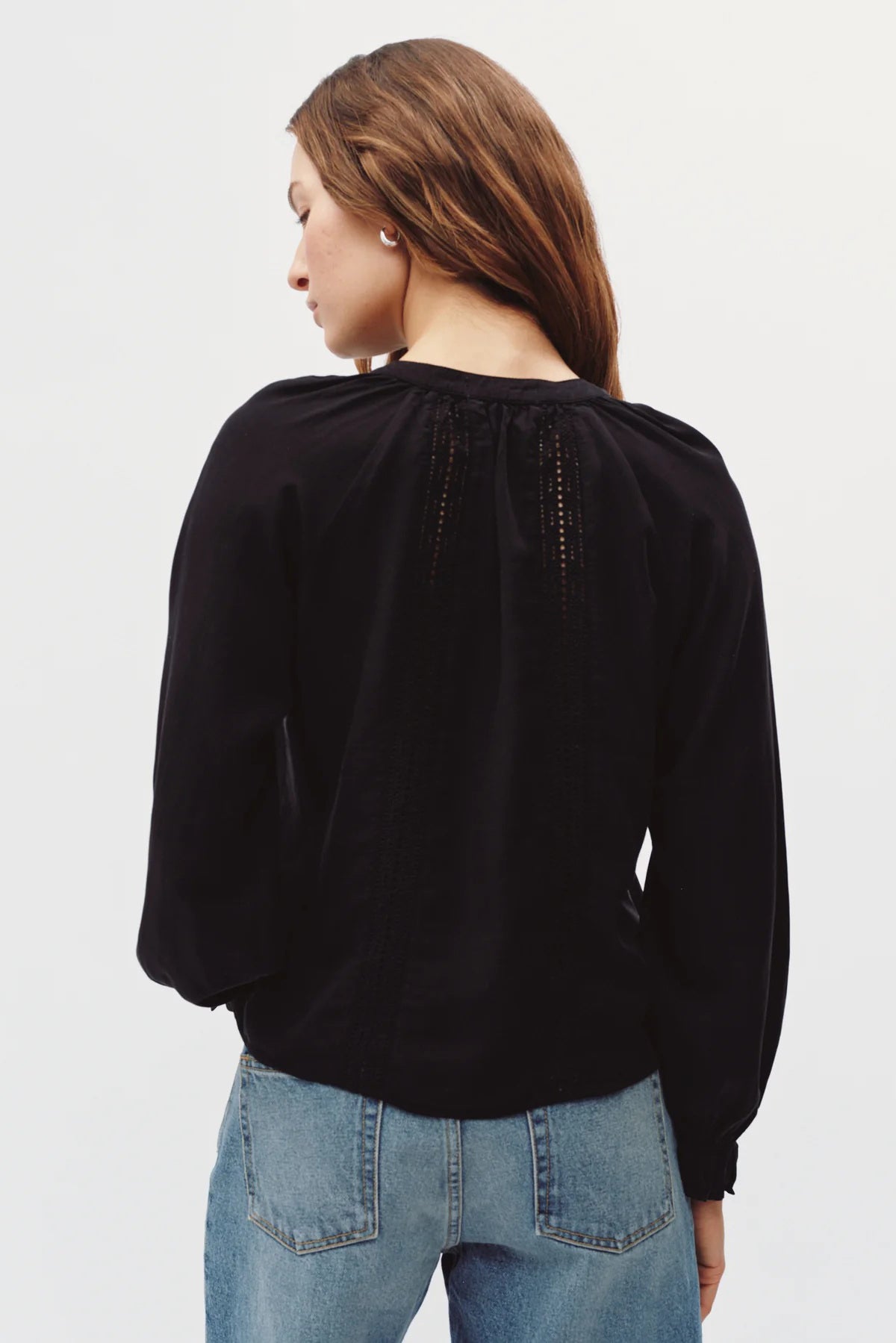 bella dahl raglan sleeve top with lace inset black