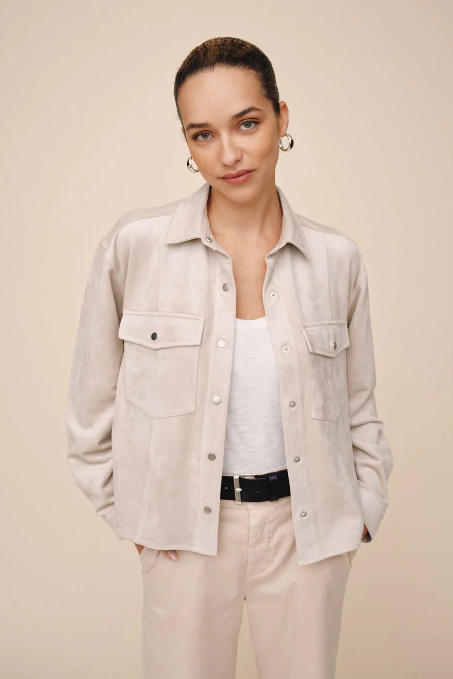 bella dahl seamed pocket shacket panna cotta