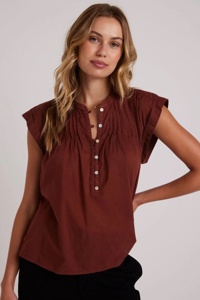 bella dahl short sleeve pintuck pullover cherry mahogany