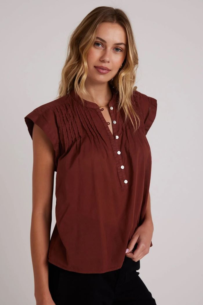 bella dahl short sleeve pintuck pullover cherry mahogany