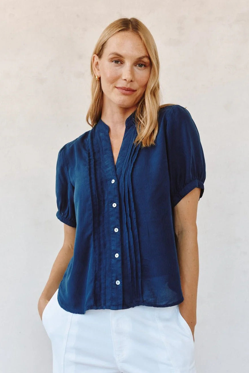 bella dahl short sleeve pintuck shirt navy dusk