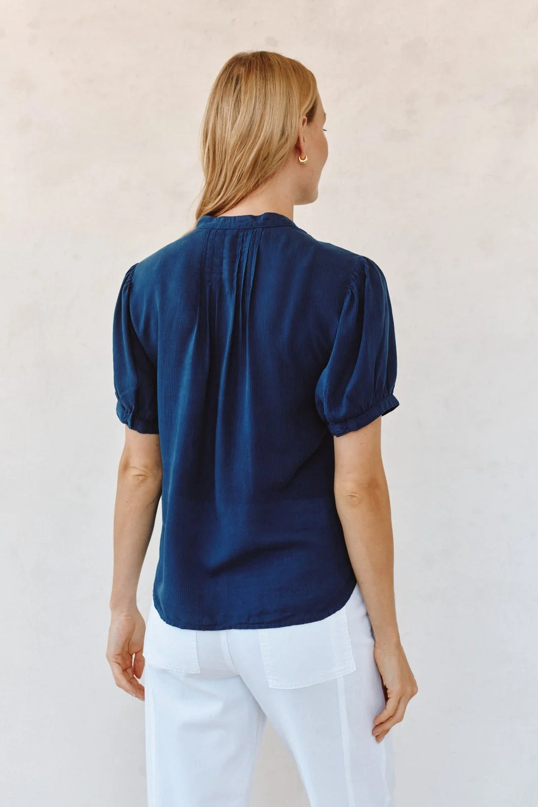 bella dahl short sleeve pintuck shirt navy dusk