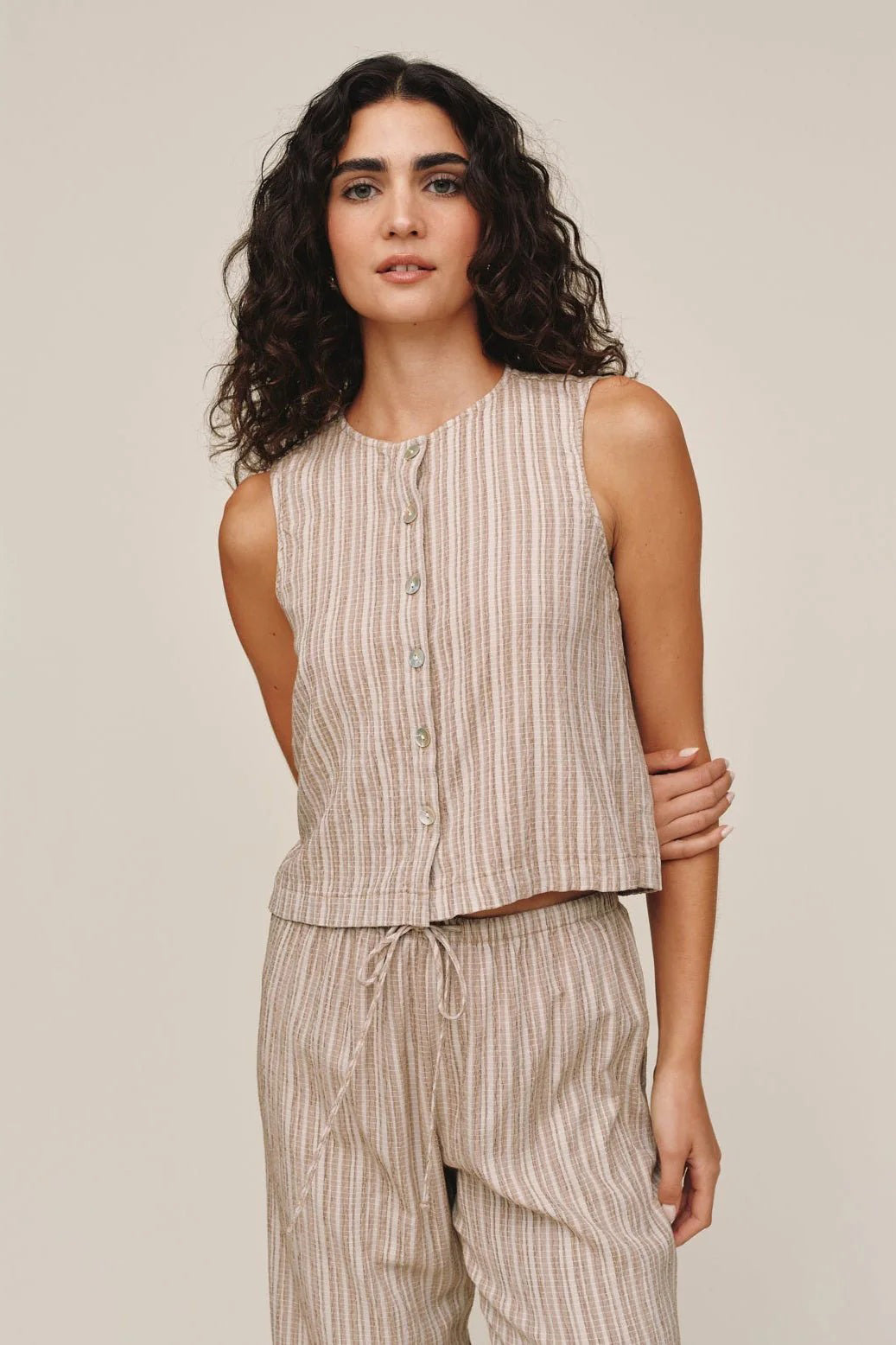 bella dahl sleeveless button front top driftwood