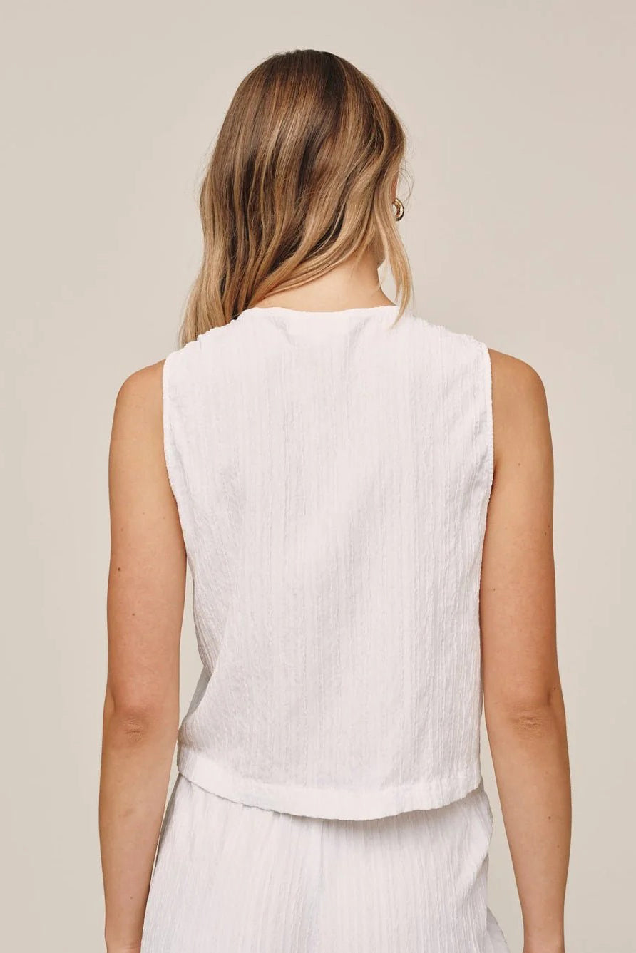 bella dahl sleeveless button front top white