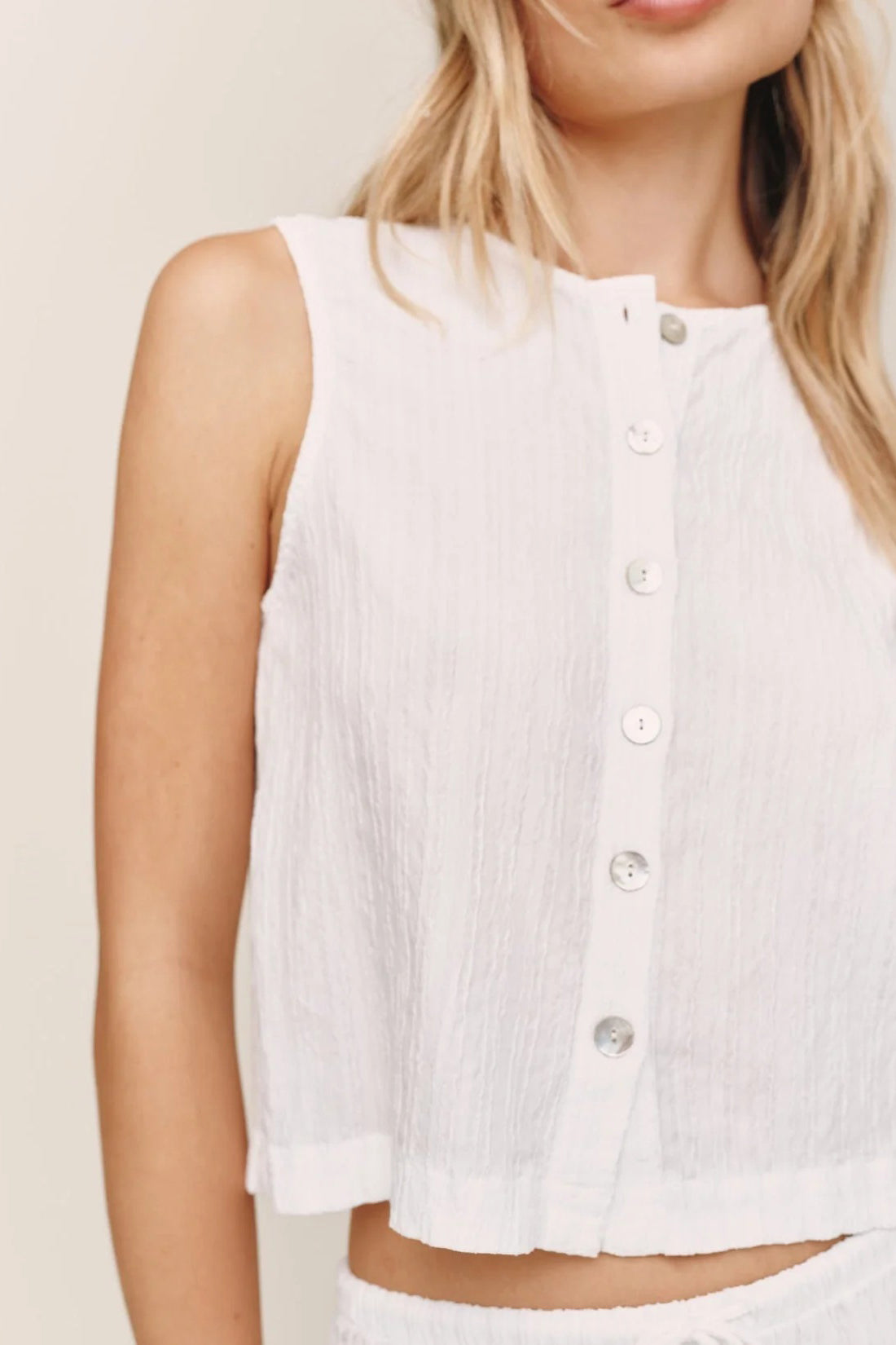 bella dahl sleeveless button front top white
