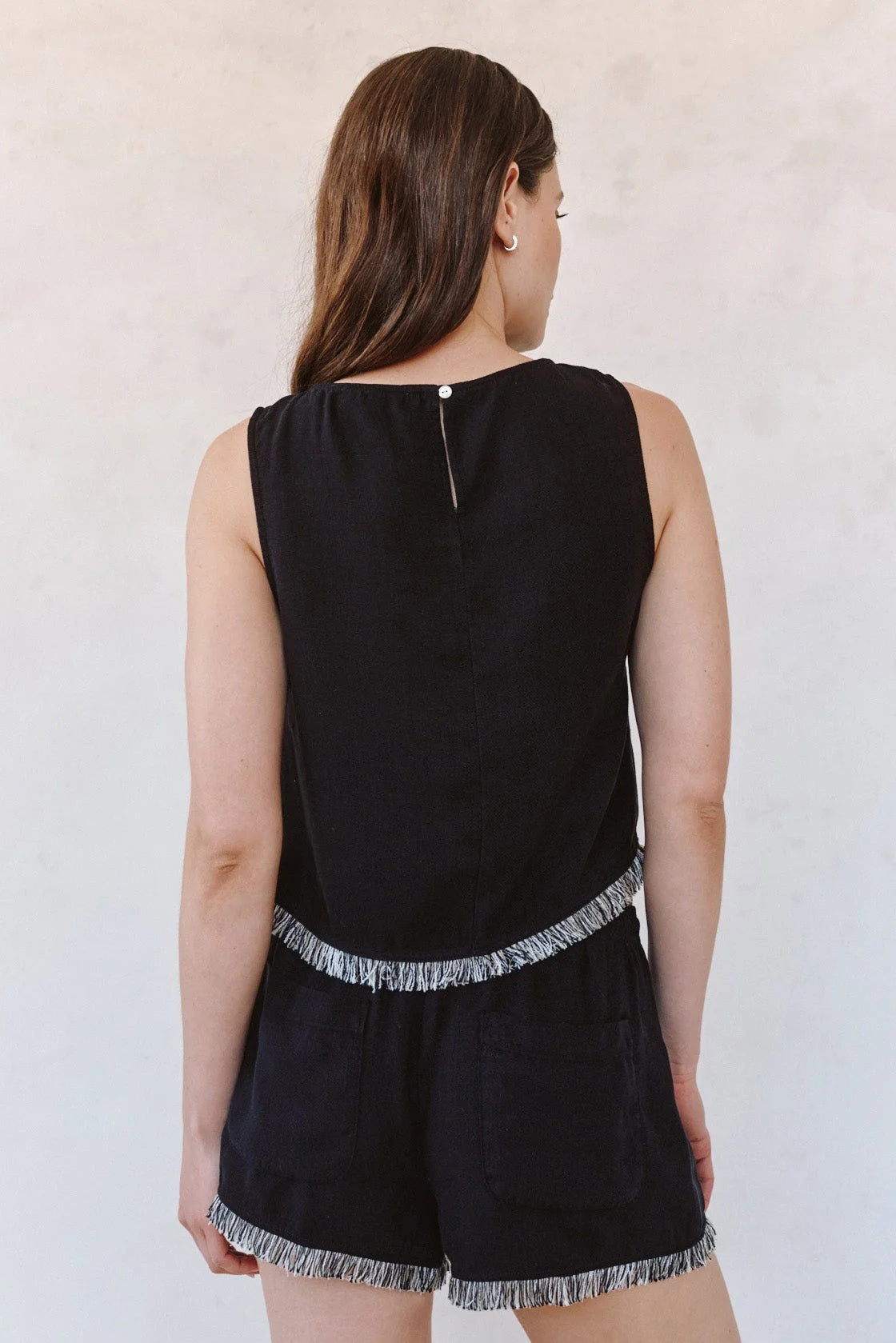 bella dahl fray trim tank black