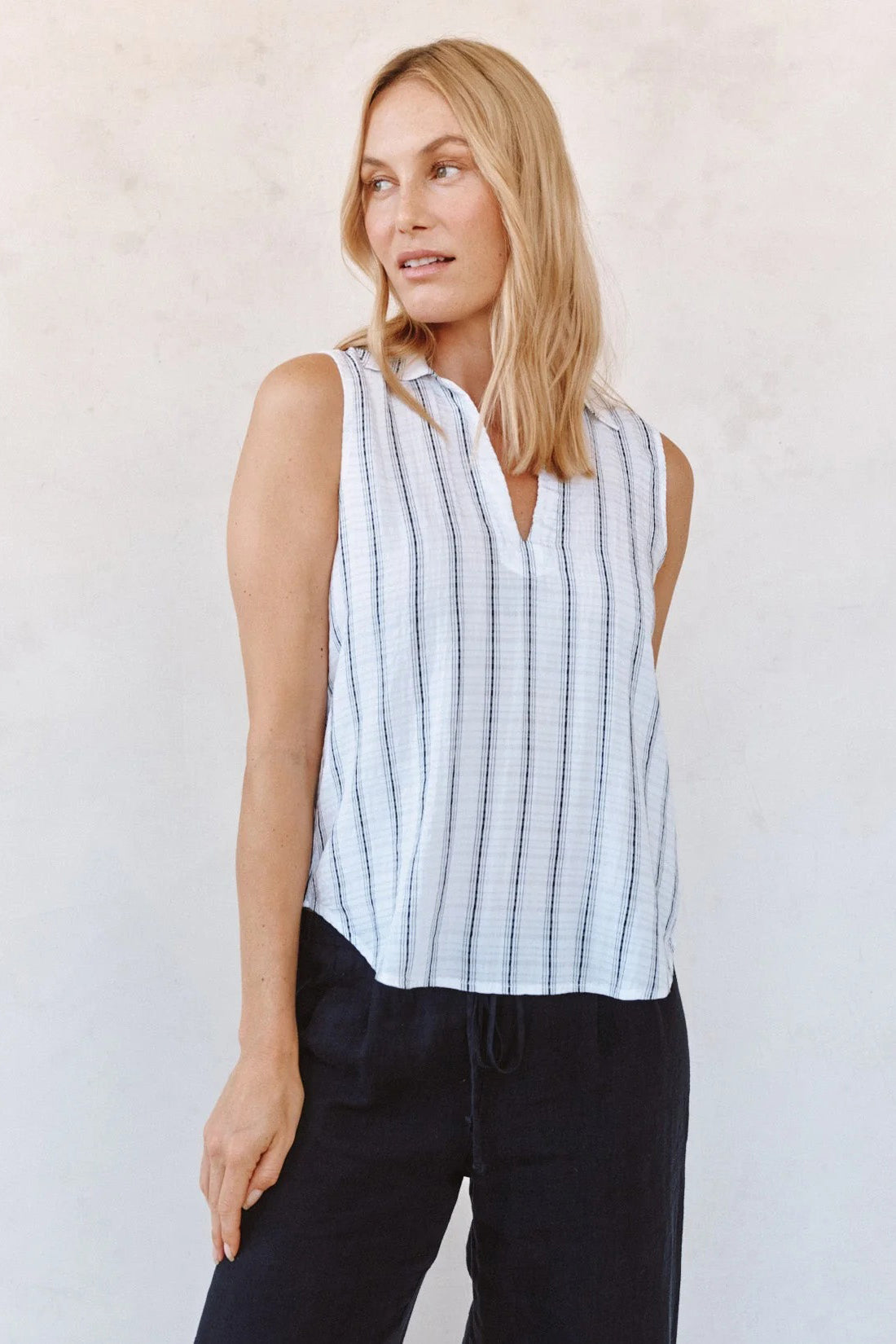 bella dahl sleeveless pullover black and white shadow stripe