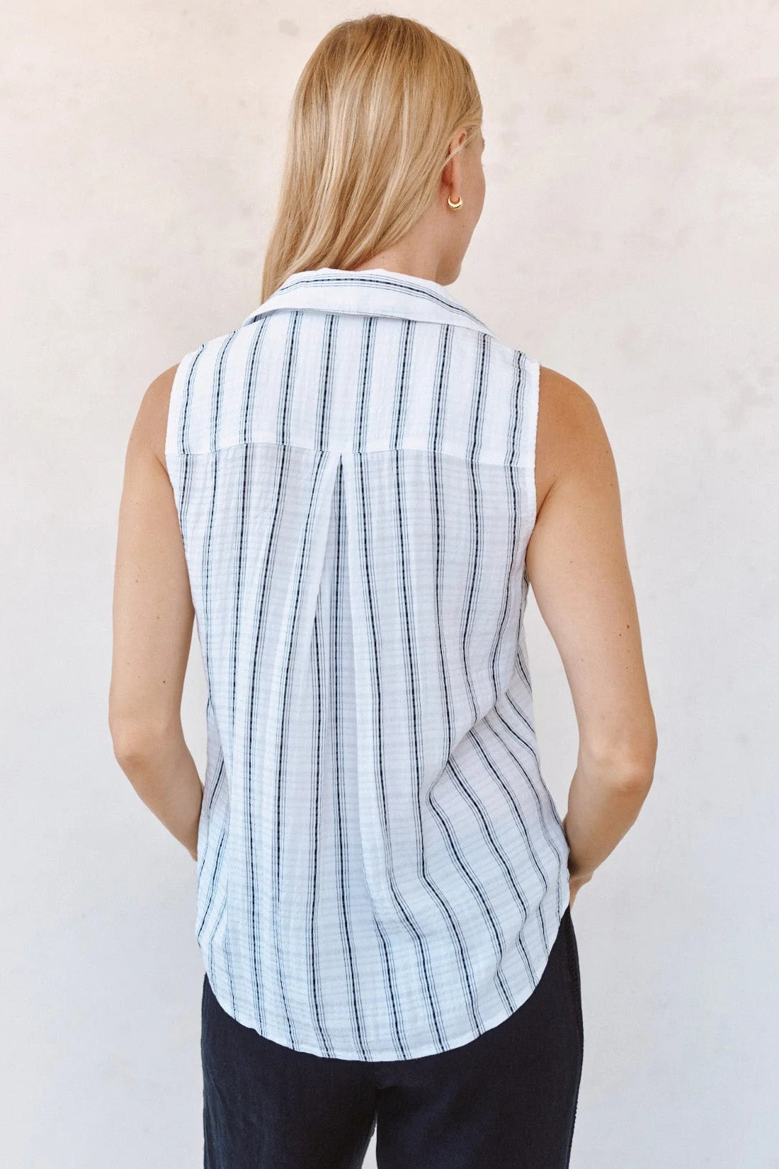 bella dahl sleeveless pullover black and white shadow stripe