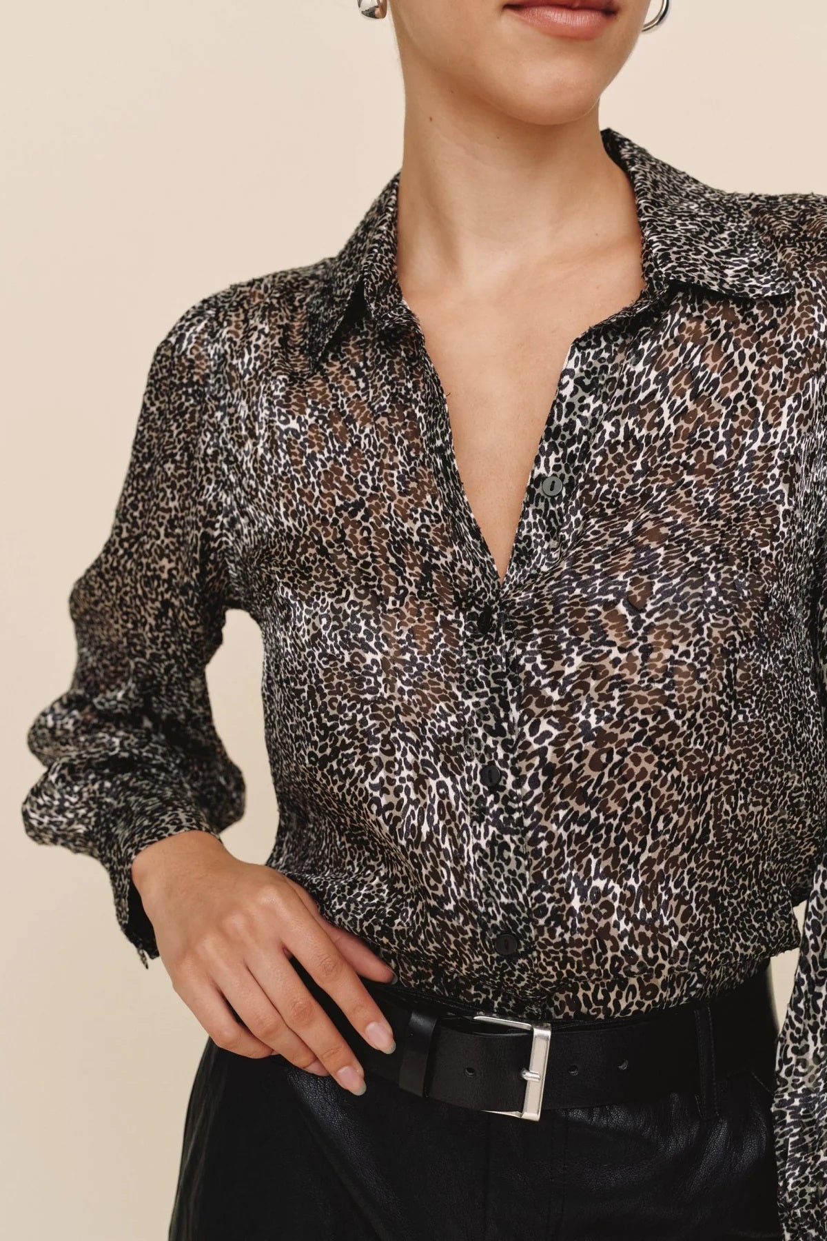 bella dahl 3/4 bishop sleeve button up silver leopard