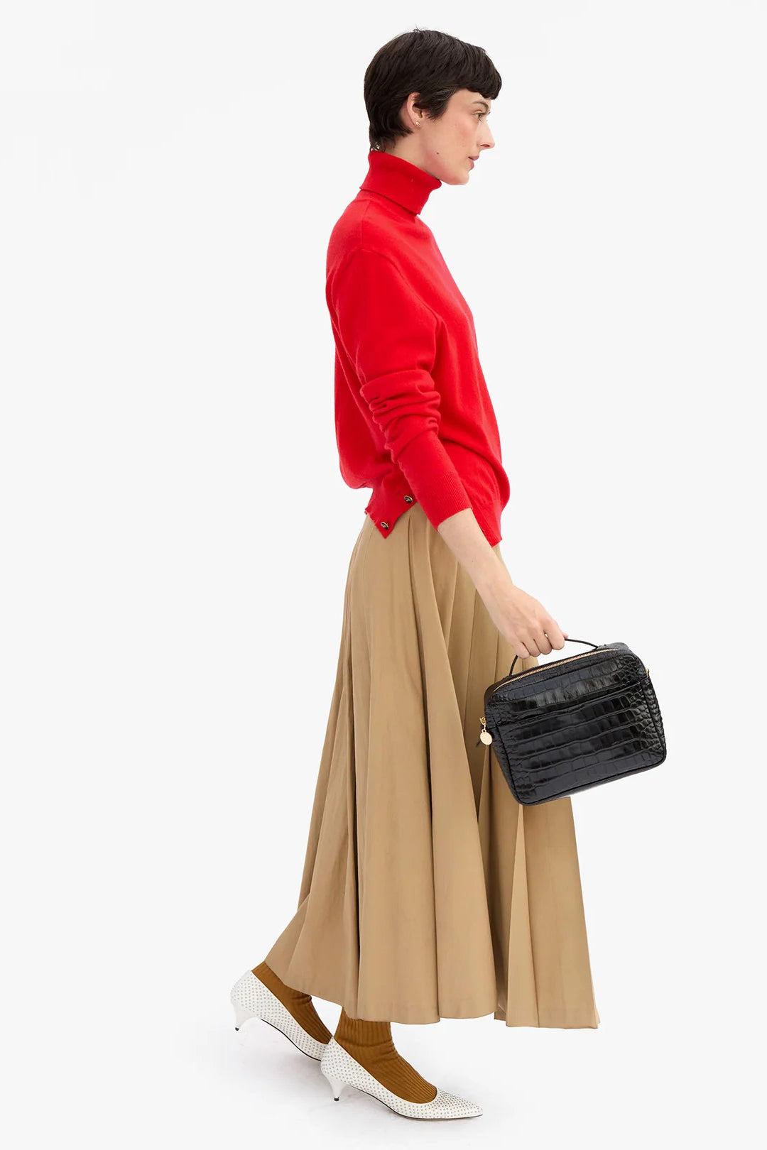 clare v. mirabel black croco embossed 