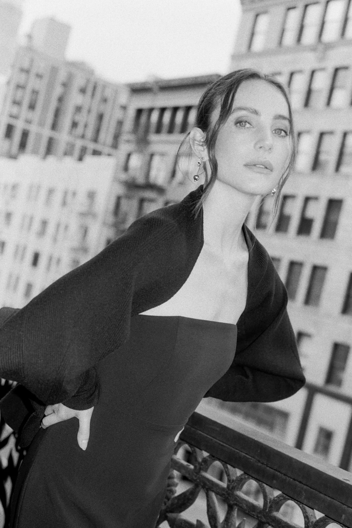 favorite daughter the layla shrug black