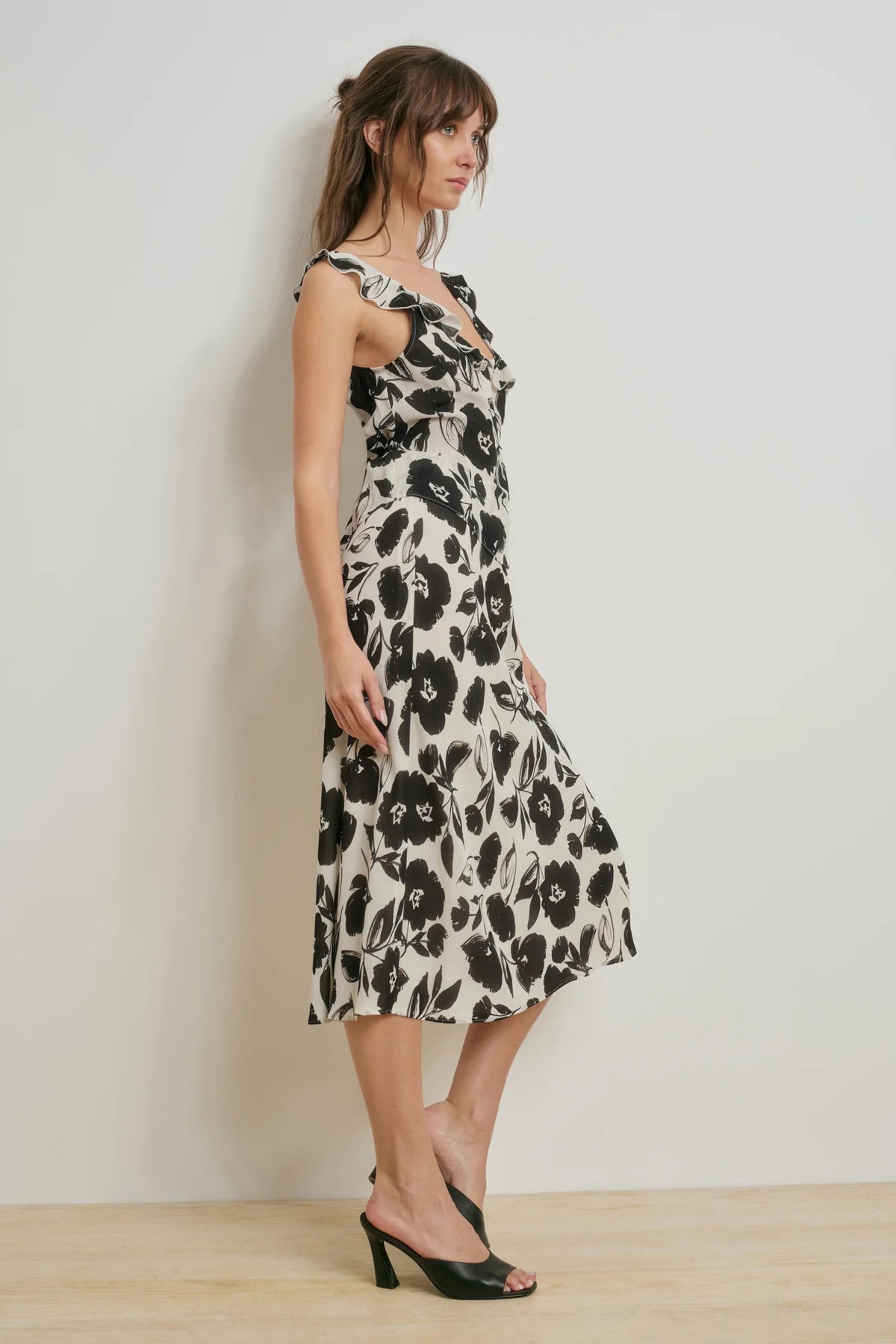 favorite daughter the love note top brushed neutral floral