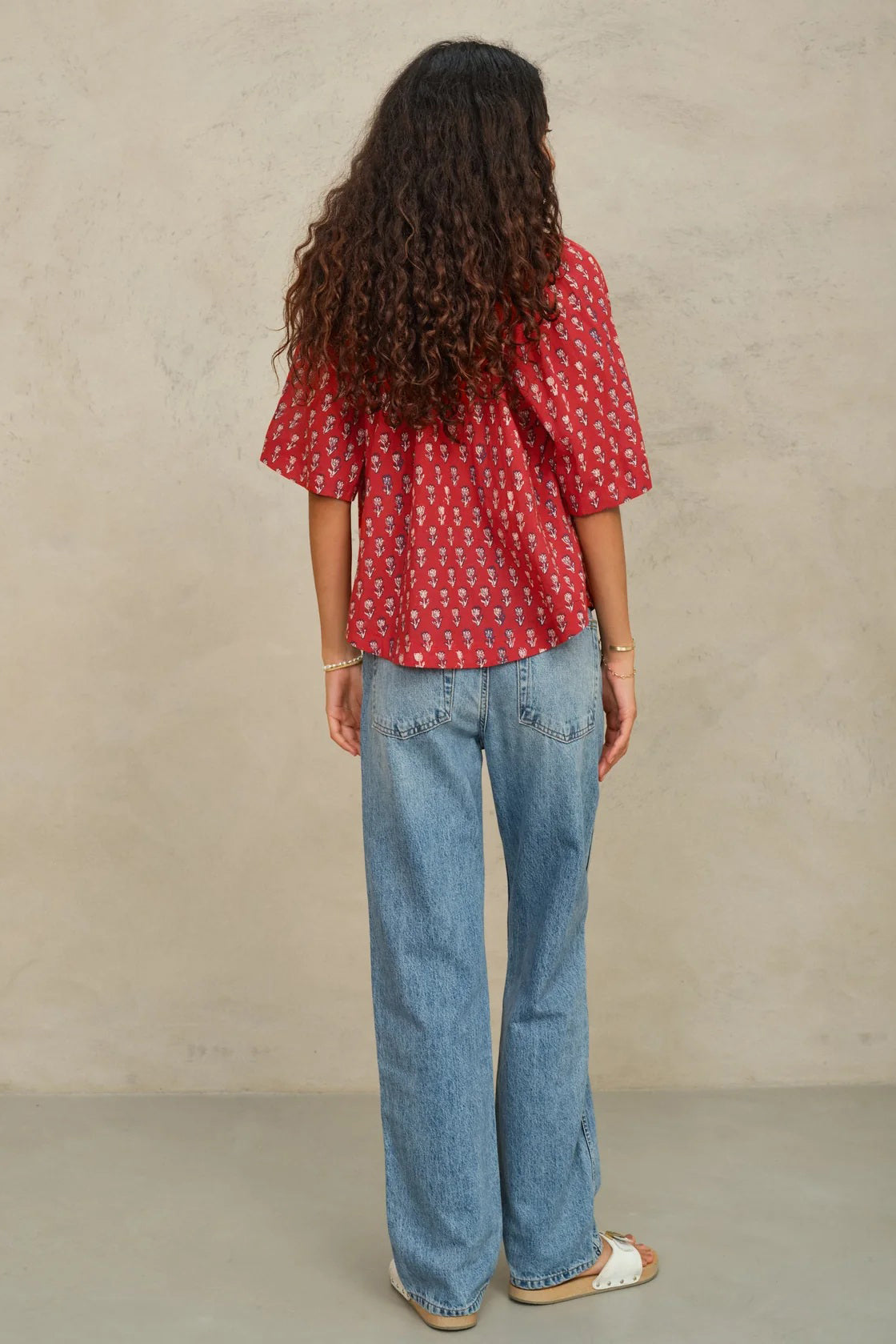 m.a.b.e ari gathered top red